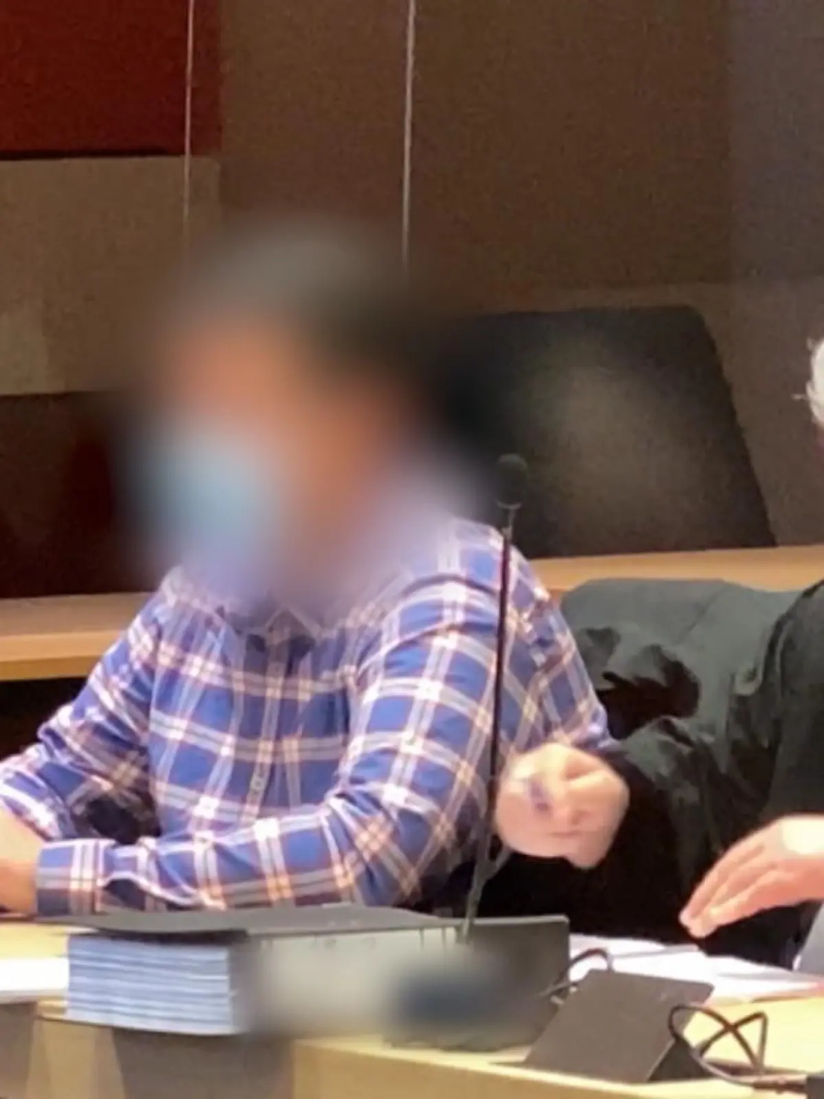 Bild zu: "Polizist steht vor Gericht"