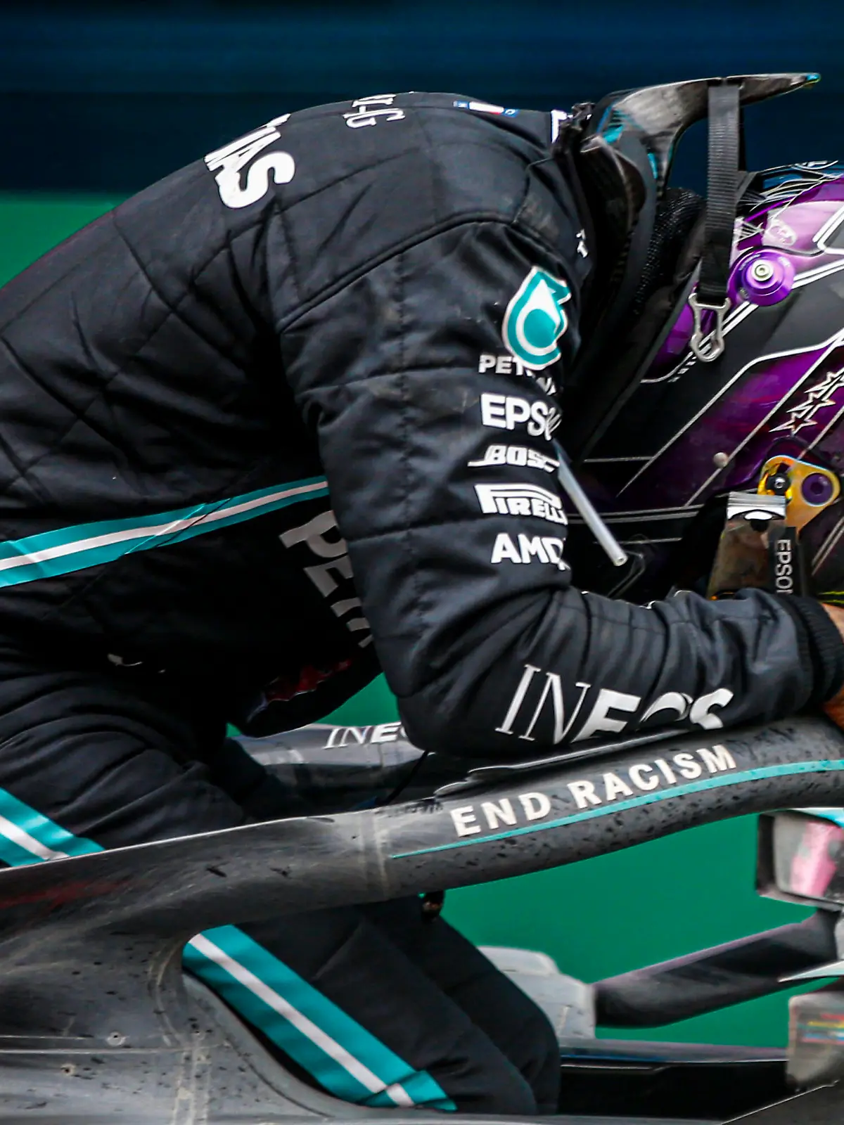 2020 Turkish GP ISTANBUL PARK, TURKEY - NOVEMBER 15: Lewis Hamilton, Mercedes-AMG Petronas F1, 1st position, arrives in Parc Ferme after securing his 7th world drivers championship title Lewis Hamilton, Mercedes-AMG Petronas F1, climbs out of his car after winning the race, to take his 7th World Championship, WM, Weltmeisterschaft title during the Turkish GP at Istanbul Park on Sunday November 15, 2020, Turkey. Photo by Andy Hone / LAT Images Images PUBLICATIONxINxGERxSUIxAUTxHUNxONLY GP2014_125956_ONZ8212 