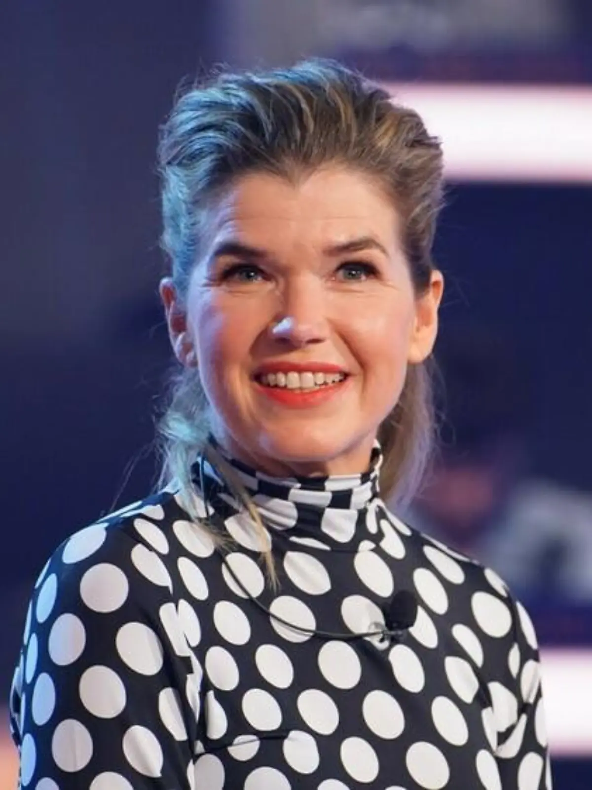 "Wer wird Millionär?": Anke Engelke verzockt im Special fast alles