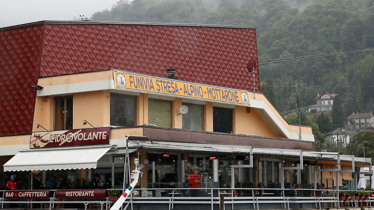 24.05.2021, Italien, Stresa: Die Abfahrtsstation der Seilbahn von Stresa nach Mottarone. Beim Absturz einer Gondel einer Seilbahn am norditalienischen Lago Maggiore am 23.05.2021 haben mindestens 14 Menschen ihr Leben verloren. Foto: Antonio Calanni/AP/dpa +++ dpa-Bildfunk +++