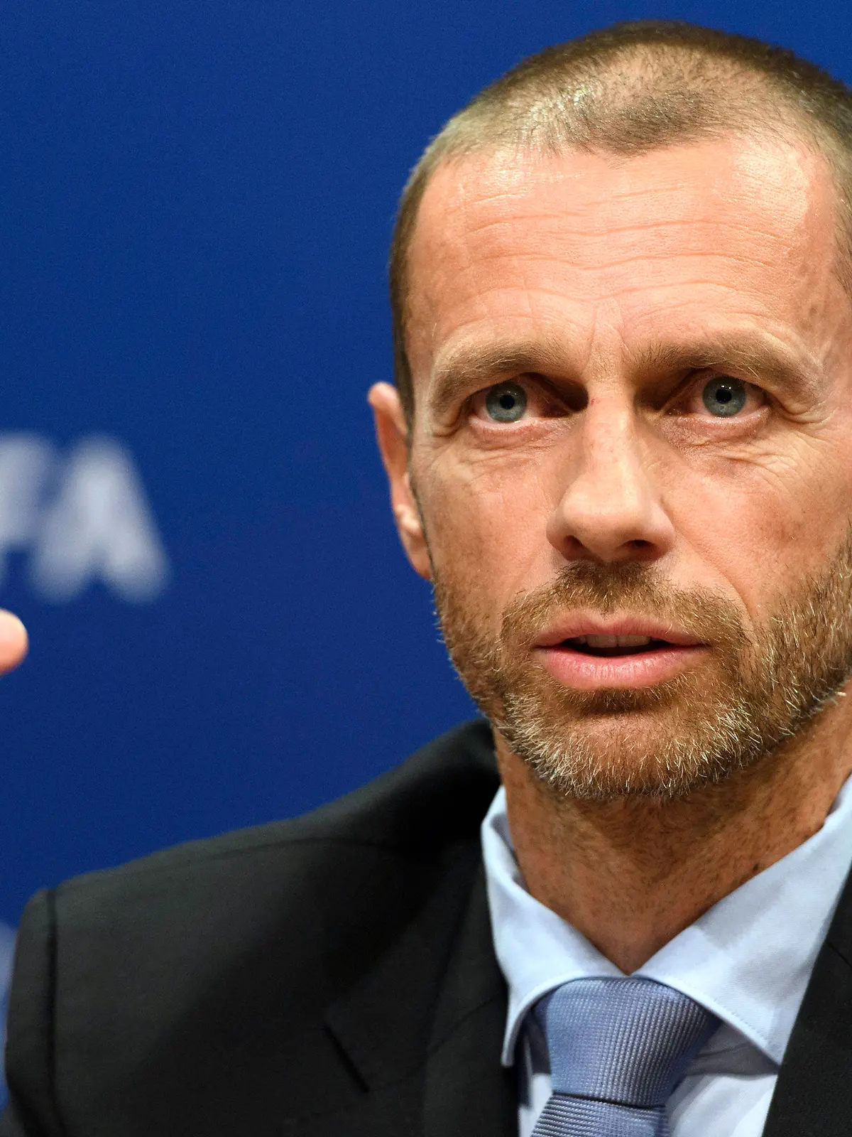 ARCHIV - 20.09.2017, Schweiz, Nyon: Aleksander Ceferin, Präsident der UEFA, spricht bei der Pressekonferenz nach einem UEFA Exekutivkomitee-Treffen. (zu dpa «UEFA-Boss ·eferin: Ende Juni muss der Ball rollen») Foto: Laurent Gillieron/KEYSTONE/dpa +++ dpa-Bildfunk +++