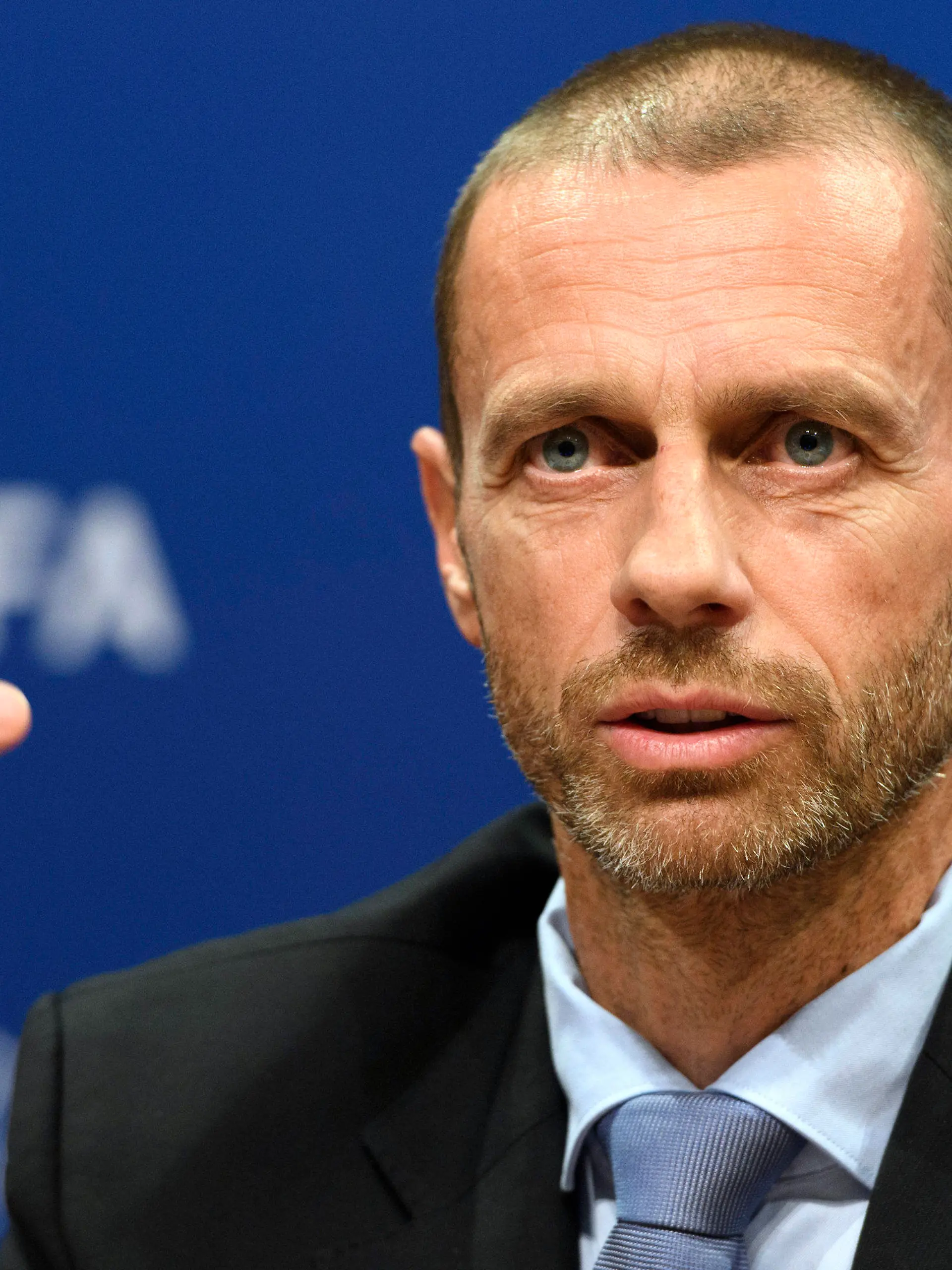 ARCHIV - 20.09.2017, Schweiz, Nyon: Aleksander Ceferin, Präsident der UEFA, spricht bei der Pressekonferenz nach einem UEFA Exekutivkomitee-Treffen. (zu dpa «UEFA-Boss ·eferin: Ende Juni muss der Ball rollen») Foto: Laurent Gillieron/KEYSTONE/dpa +++ dpa-Bildfunk +++