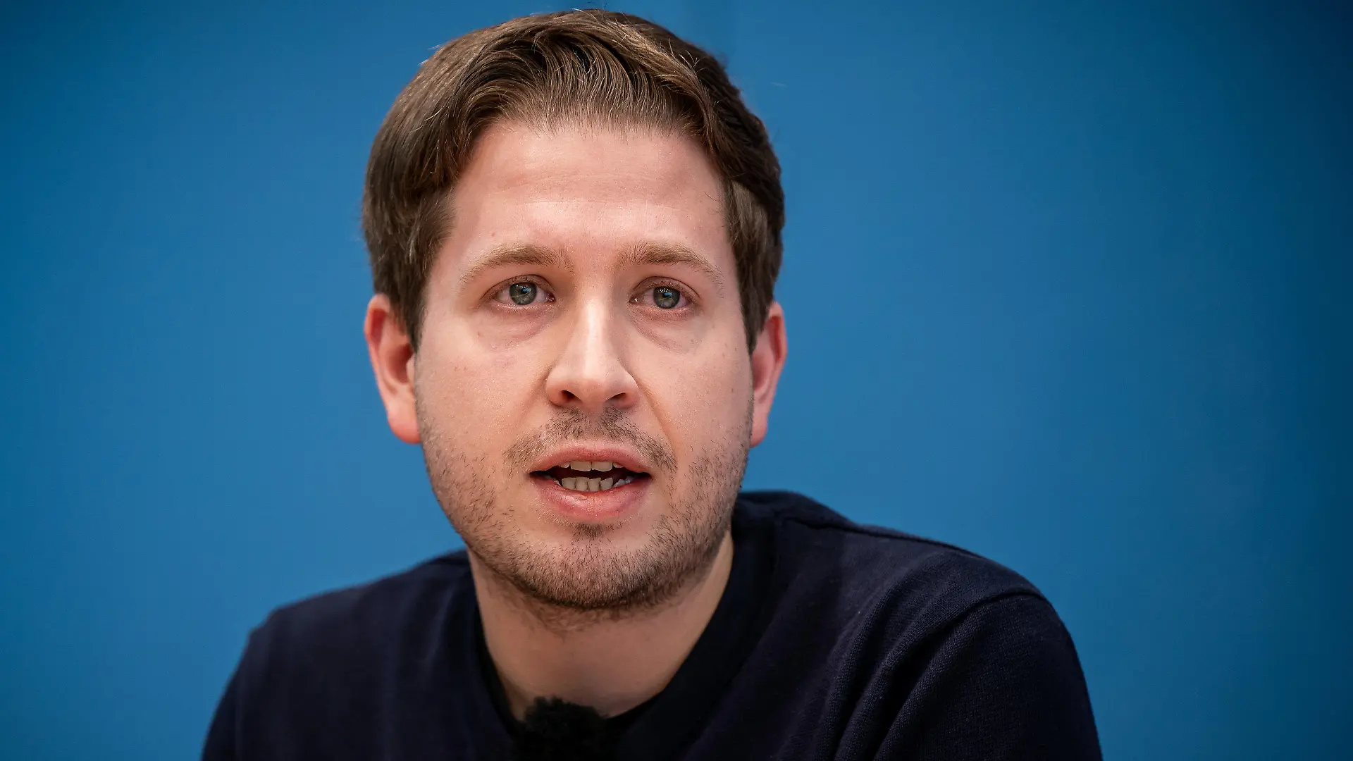 ARCHIV - 24.11.2020, Berlin: Kevin Kühnert, Vizevorsitzender der SPD. (zu dpa: «Kühnert: Steuerprivilegien für Vermieter, die günstig vermieten») Foto: Michael Kappeler/dpa +++ dpa-Bildfunk +++
