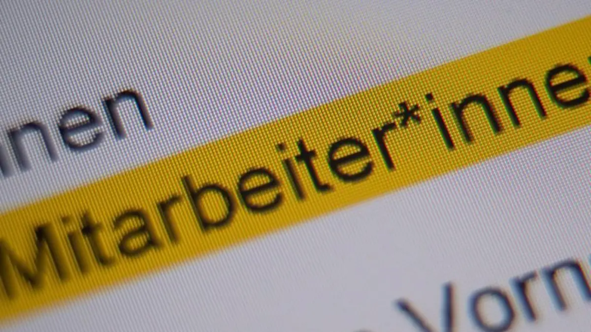 «Mitarbeiter*innen»