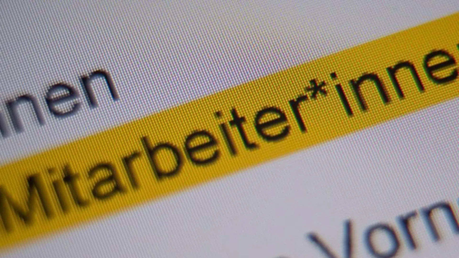 «Mitarbeiter*innen»