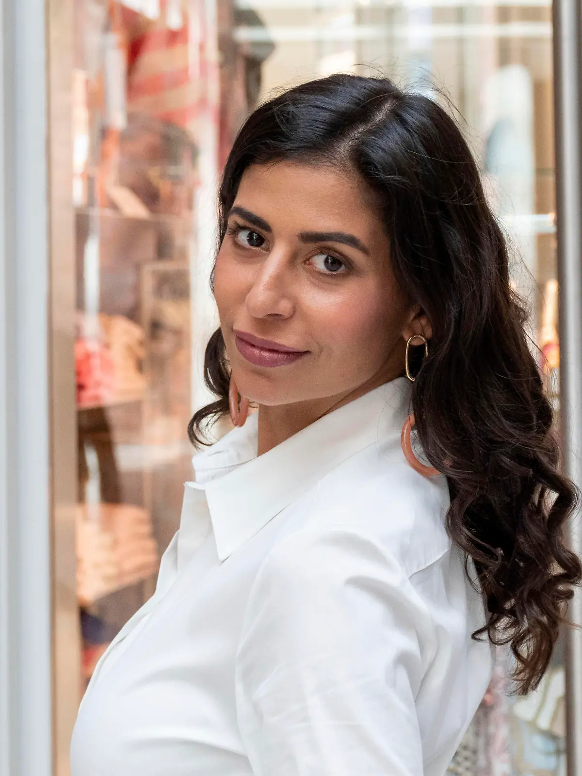 Evanthia Benetatou beim Fototermin vor der Claudia Obert Boutique 'Luxus Clever' im April 2020.