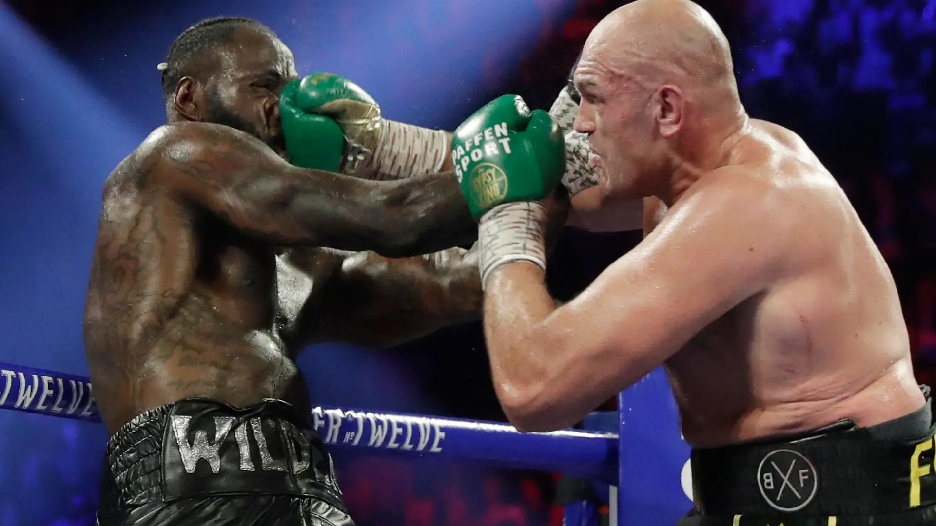Deontay Wilder (li.) und Tyson Fury