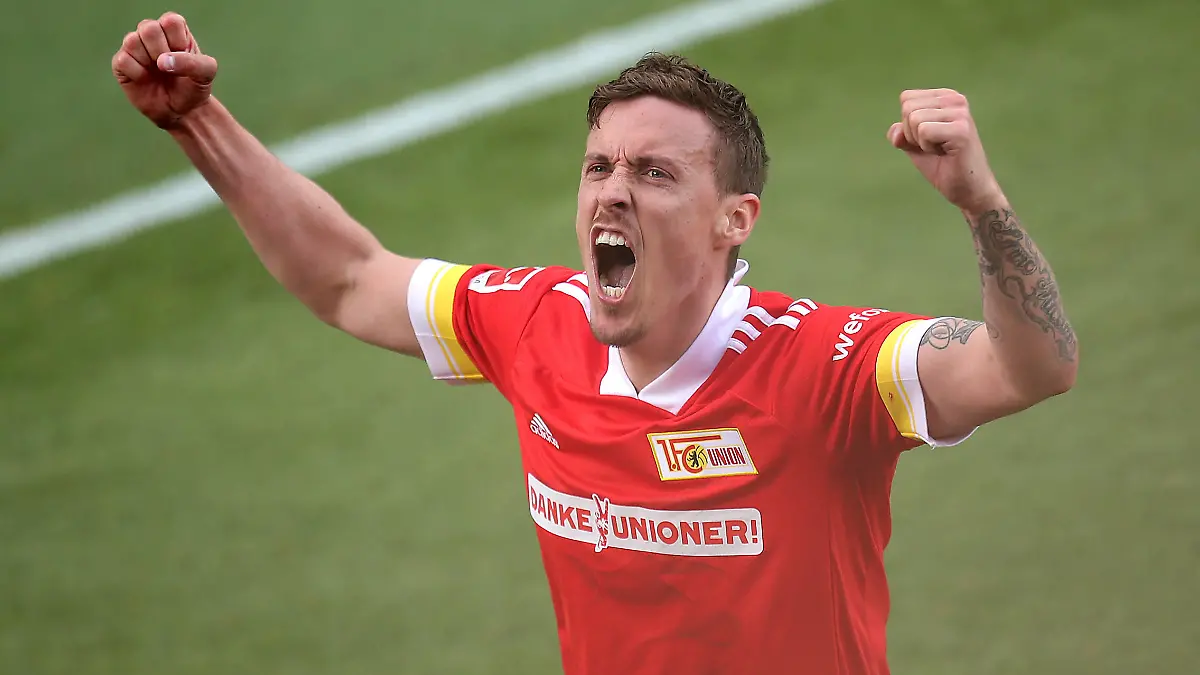 22.05.2021, Fussball 1. Bundesliga 2020/2021, 34. Spieltag, 1. FC Union Berlin - RB Leipzig, im Stadion An der Alten Försterei Berlin. Jubel Torschütze Max Kruse Union Berlin zum Tor zum 2:1 ***DFL and DFB regulations prohibit any use of photographs as image sequences and/or quasi-video.*** *** 22 05 2021, Football 1 Bundesliga 2020 2021, 34 Spieltag, 1 FC Union Berlin RB Leipzig, im Stadion An der Alten Försterei Berlin Jubel Torschütze Max Kruse Union Berlin zum Tor zum 2 1 DFL and DFB regulations prohibit any use of photographs as image sequences and or quasi video