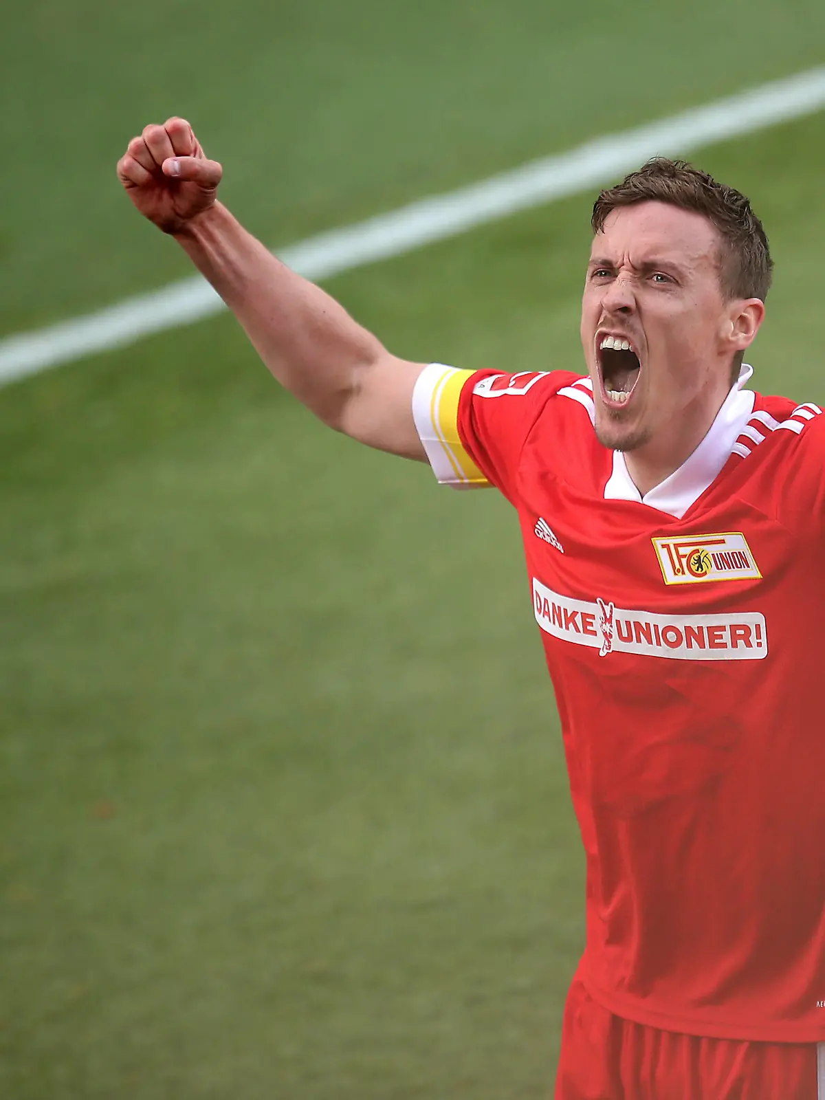  22.05.2021, Fussball 1. Bundesliga 2020/2021, 34. Spieltag, 1. FC Union Berlin - RB Leipzig, im Stadion An der Alten Försterei Berlin. Jubel Torschütze Max Kruse Union Berlin zum Tor zum 2:1 ***DFL and DFB regulations prohibit any use of photographs as image sequences and/or quasi-video.*** *** 22 05 2021, Football 1 Bundesliga 2020 2021, 34 Spieltag, 1 FC Union Berlin RB Leipzig, im Stadion An der Alten Försterei Berlin Jubel Torschütze Max Kruse Union Berlin zum Tor zum 2 1 DFL and DFB regulations prohibit any use of photographs as image sequences and or quasi video