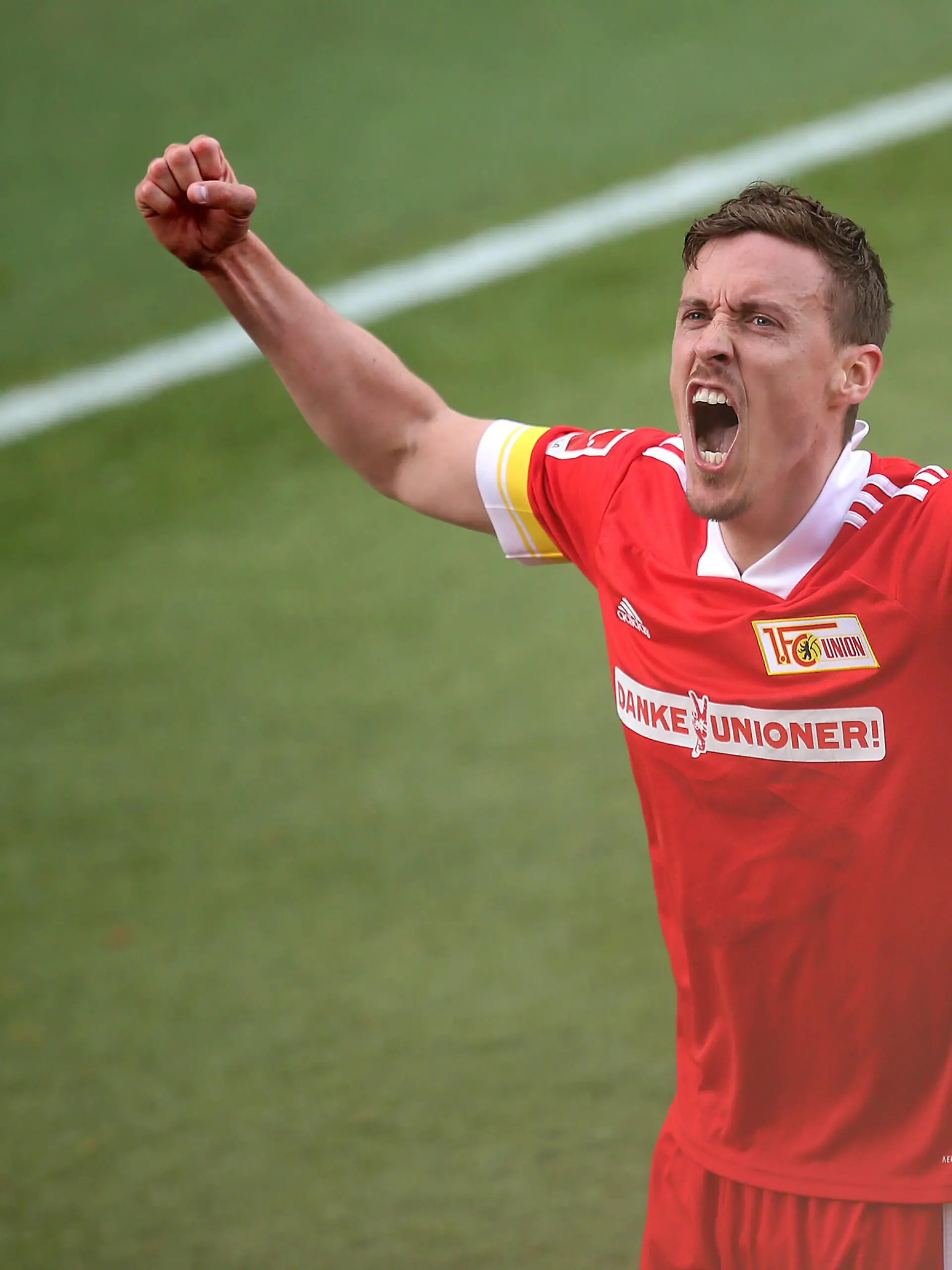  22.05.2021, Fussball 1. Bundesliga 2020/2021, 34. Spieltag, 1. FC Union Berlin - RB Leipzig, im Stadion An der Alten Försterei Berlin. Jubel Torschütze Max Kruse Union Berlin zum Tor zum 2:1 ***DFL and DFB regulations prohibit any use of photographs as image sequences and/or quasi-video.*** *** 22 05 2021, Football 1 Bundesliga 2020 2021, 34 Spieltag, 1 FC Union Berlin RB Leipzig, im Stadion An der Alten Försterei Berlin Jubel Torschütze Max Kruse Union Berlin zum Tor zum 2 1 DFL and DFB regulations prohibit any use of photographs as image sequences and or quasi video