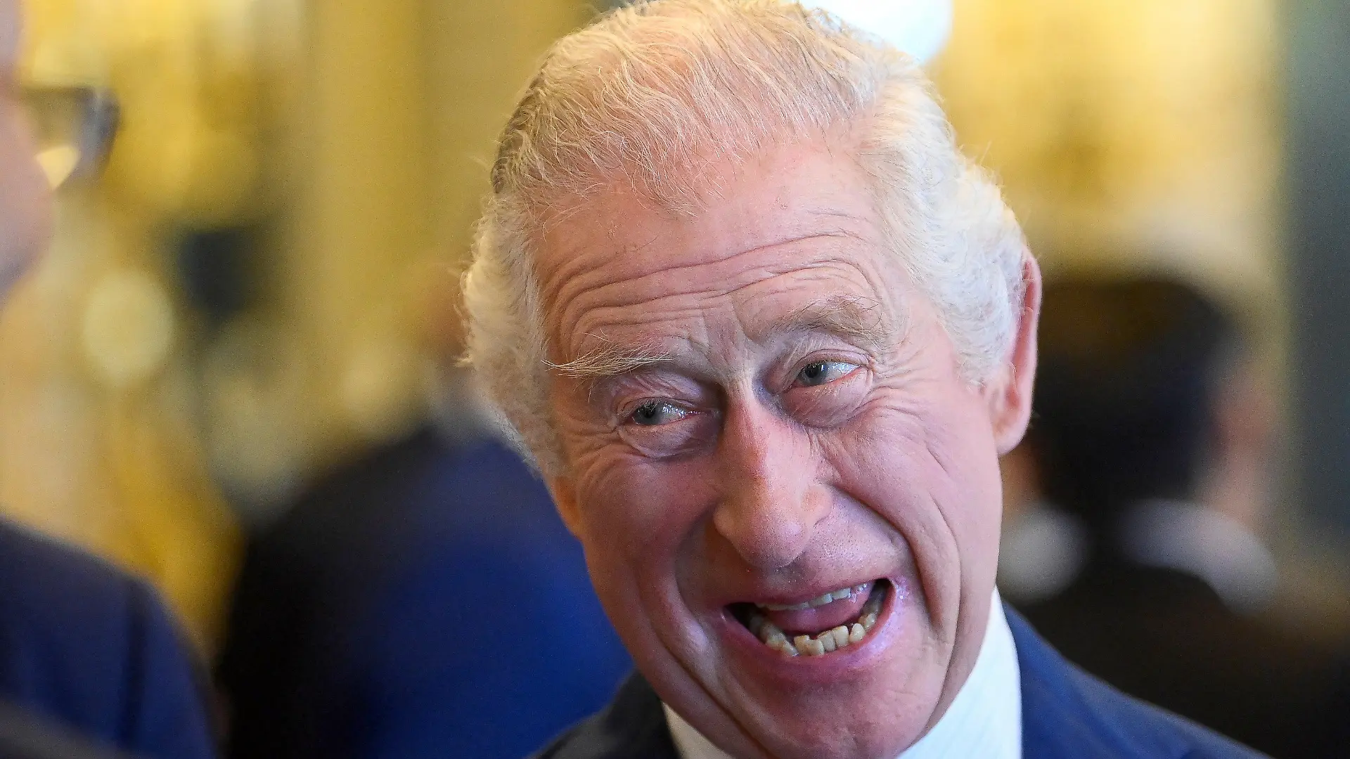 05.05.2023, Großbritannien, London: König Charles III. nimmt in Begleitung von Mitgliedern der königlichen Familie an einem Mittagessen der Generalgouverneure und Premierminister des Königreichs, einen Tag vor seiner Krönung, im Buckingham Palace teil. Die Krönung von König Charles III. wird am 6. Mai in London stattfinden. Foto: Toby Melville/PA Wire/dpa +++ dpa-Bildfunk +++