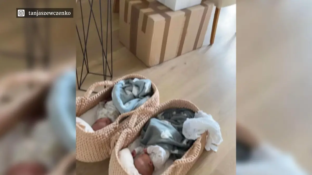 Tanja Szewczenko endlich zu Hause Zuckersüß im Doppelpack