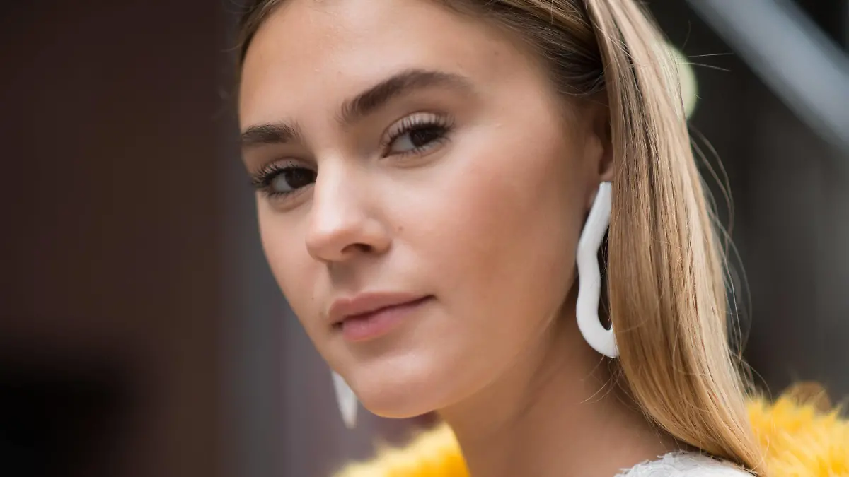 Model Stefanie Giesinger arriving for a runway show during New York Fashion Week - Feb 10, 2018 - NYFW: Fall 2018 Street Style Day 3, New York City New York United States PUBLICATIONxINxGERxSUIxAUTxONLY Copyright: xMichellexSangsterx h_00483785