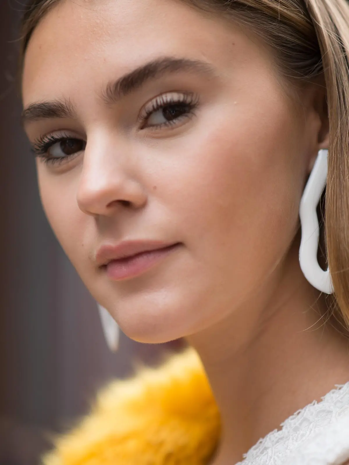 Model Stefanie Giesinger arriving for a runway show during New York Fashion Week - Feb 10, 2018 - NYFW: Fall 2018 Street Style Day 3, New York City New York United States PUBLICATIONxINxGERxSUIxAUTxONLY Copyright: xMichellexSangsterx h_00483785  