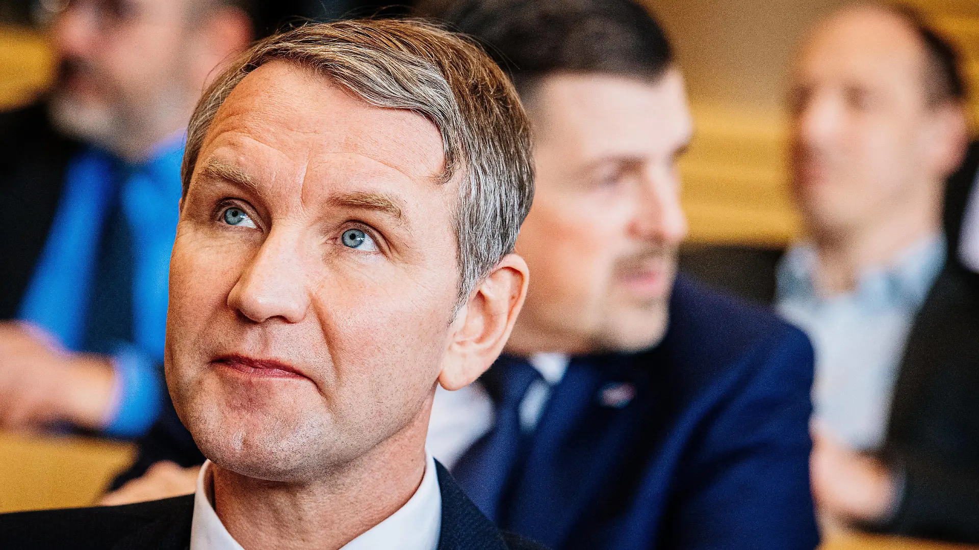 Erfurt , 050220 , 7. Plenarsitzung am 5. Februar , Sondersitzung des Thüringer Landtags zur Wahl eines Ministerpräsidenten Im Bild: Björn Höcke 47, Fraktionsvorsitzender der AfD im Thüringer Landtag *** Erfurt , 050220 , 7 Plenary Session on 5 February , Special session of the Thuringian State Parliament on the election of a Minister President Im Bild Björn Höcke 47 , Chairman of the AfD parliamentary group in the Thuringian State Parliament