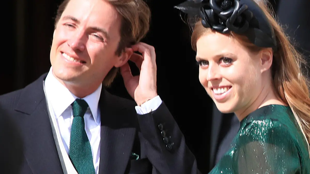 ARCHIV - 31.08.2019, Großbritannien, London: Prinzessin Beatrice mit ihrem damaligen Verlobten, Edoardo Mapelli Mozzi, bei der Hochzeit von Goulding und Jopling im Yorker Münster. Die britische Königin Elizabeth II. (95) kann sich bald über ein weiteres Urenkelkind freuen: Wie der Palast am 19.05.2021 mitteilte, erwartet Prinzessin Beatrice (32) ein Baby. Foto: Peter Byrne/PA Wire/dpa +++ dpa-Bildfunk +++
