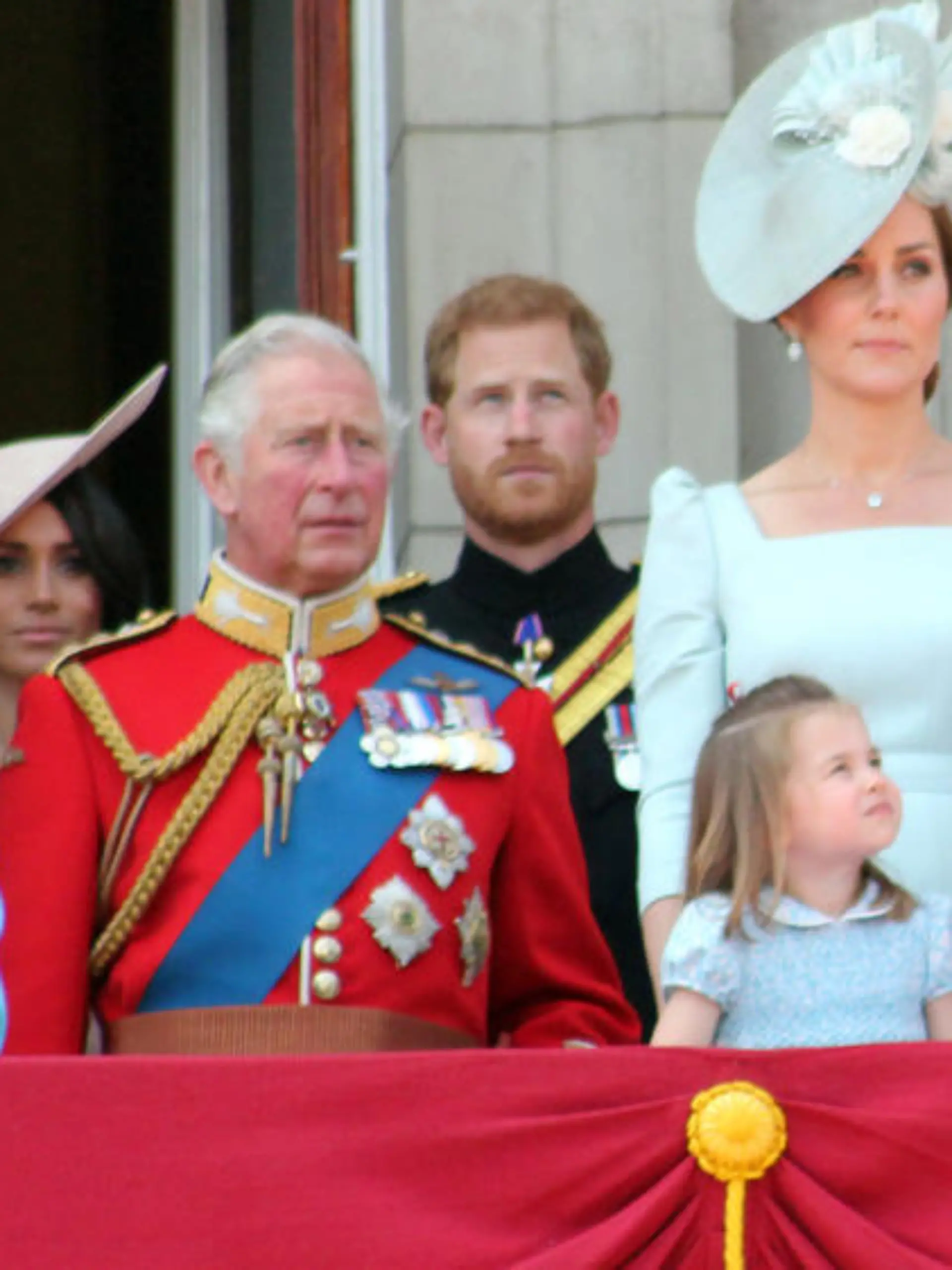 "Große Kluft" zwischen der Königsfamilie und Harry und Meghan