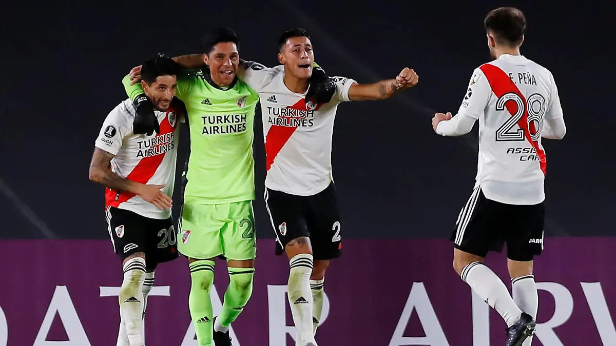 Soccer Football - Copa Libertadores - Group D - River Plate v Santa Fe - Estadio Monumental, Buenos Aires, Argentina - May 19, 2021 River Plate's Enzo Perez and teammates celebrate after the match Pool via REUTERS/Juan Ignacio Roncoroni
