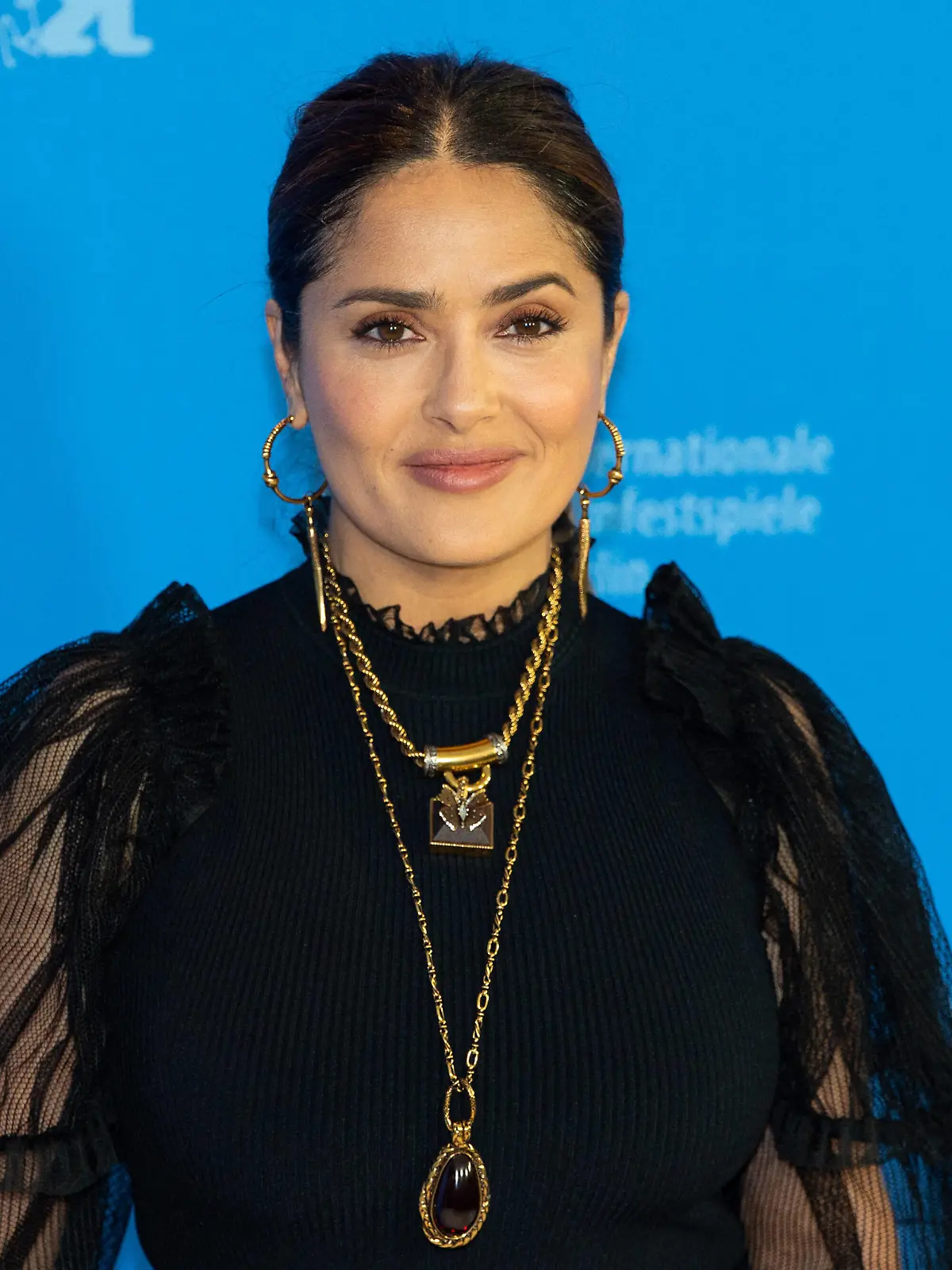 Berlin GER, Berlin, 26.02.2020, 70. Berlinale, Berlin - The roads not taken Salma Hayek - Schauspielerin, 26.02.2020, Photocall - The roads not taken, Berlin, *** Berlin GER, Berlin, 26 02 2020, 70 Berlinale, Berlin The roads not taken Salma Hayek Actress, 26 02 2020, Photocall The roads not taken, Berlin, Copyright: xUwexKoch/Eibner-Pressefotox EPUKH