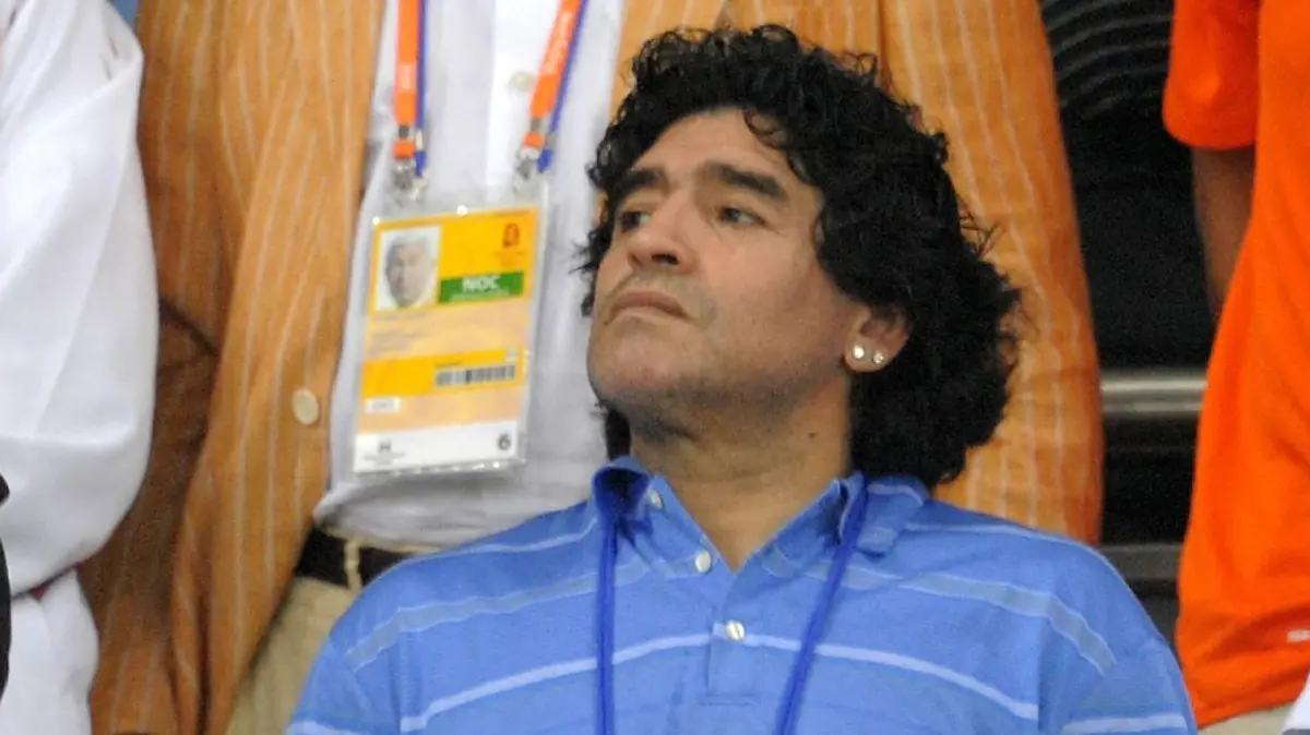Bildnummer: 03874508  Datum: 16.08.2008  Copyright: imago/Ulmer/Teamfoto
Diego Armando Maradona (Argentinien) auf der Tribüne - PUBLICATIONxNOTxINxSUIxAUTxNEDxITA; Olympiateam, Vdig, hoch, Aufmacher, Zuschauer, Publikum, Olympische Spiele Peking 2008, Sommerspiele, Länderspiel, Nationalmannschaft, Shanghai Fußball OS Sommer Herren Mannschaft Einzelbild Randmotiv Werbemotiv Personen

Image number 03874508 date 16 08 2008 Copyright imago Ulmer Team photo Diego Armando Maradona Argentina on the Grandstand PUBLICATIONxNOTxINxSUIxAUTxNEDxITA Olympic team Vdig vertical Highlight Spectators crowd Olympic Games Beijing 2008 Summer Games international match national team Shanghai Football OS Summer men Team Single Rand motive Highlight Human Beings 