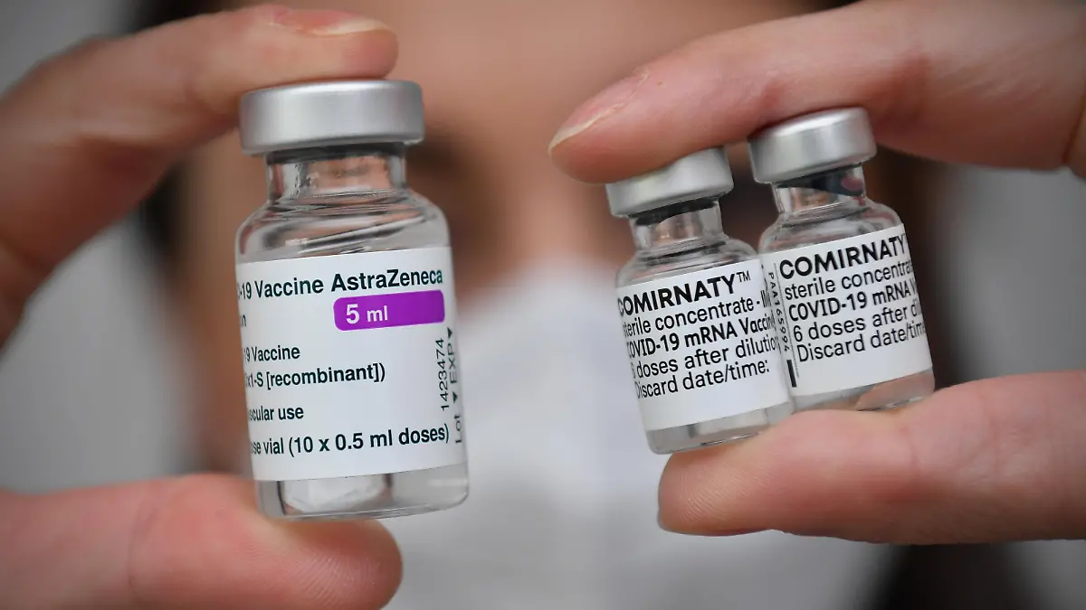 Eine neue Studie aus Spanien zeigt, dass eine Kombination von AstraZeneca und Biontechs mRNA-Wirkstoff hochwirksam ist.