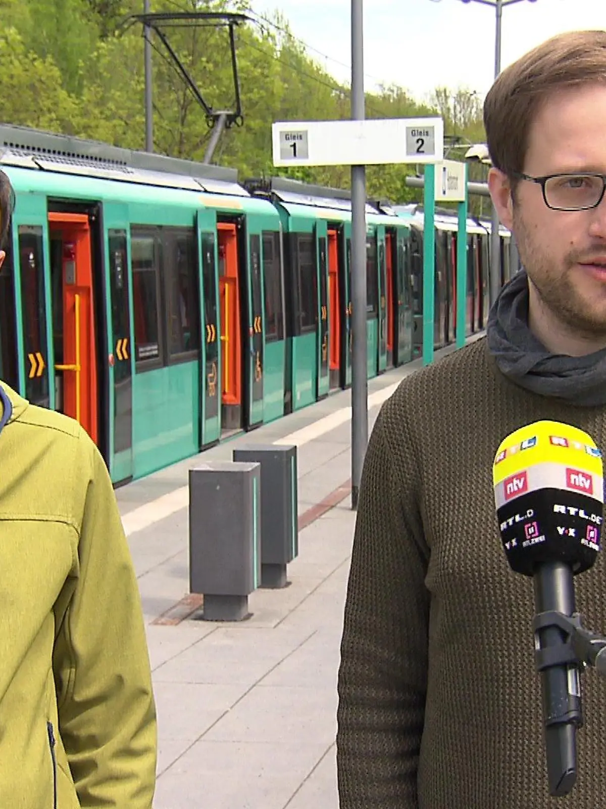 Lorenz Wünsche und Till Rasche haben in Frankfurt einen U-Bahn-Weltrekord aufgestellt.