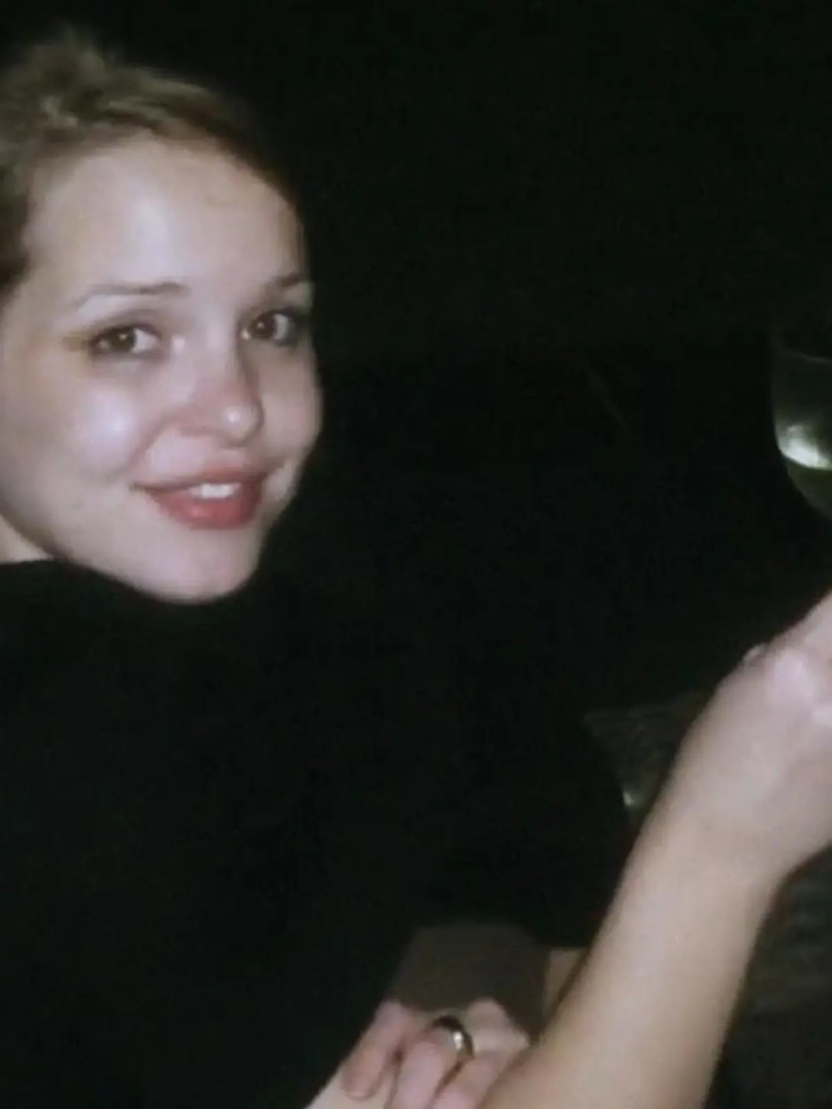 Mitte 20, beliebt, erfolgreich im Job: Nathalie konnte sich ihre Alkoholabhängigkeit lange nicht eingestehen, wollte nicht "zu denen" gehören. Bis sie eines Tages erkannte: So kann es nicht weitergehen!