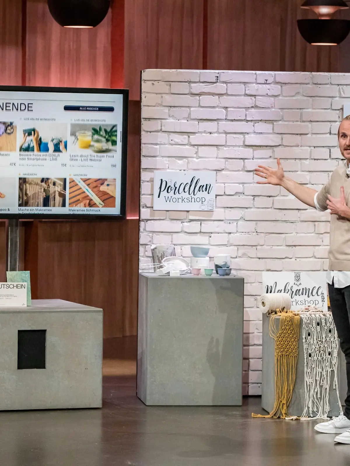 Jasper Kolb aus Berlin präsentiert mit _The Makery" eine Plattform für handwerkliche und kreative Workshops. Er erhofft sich ein Investment von 250.000 Euro für 15 Prozent der Anteile an seinem Unternehmen.  Die Verwendung des sendungsbezogenen Materials ist nur mit dem Hinweis und Verlinkung auf TVNOW gestattet.