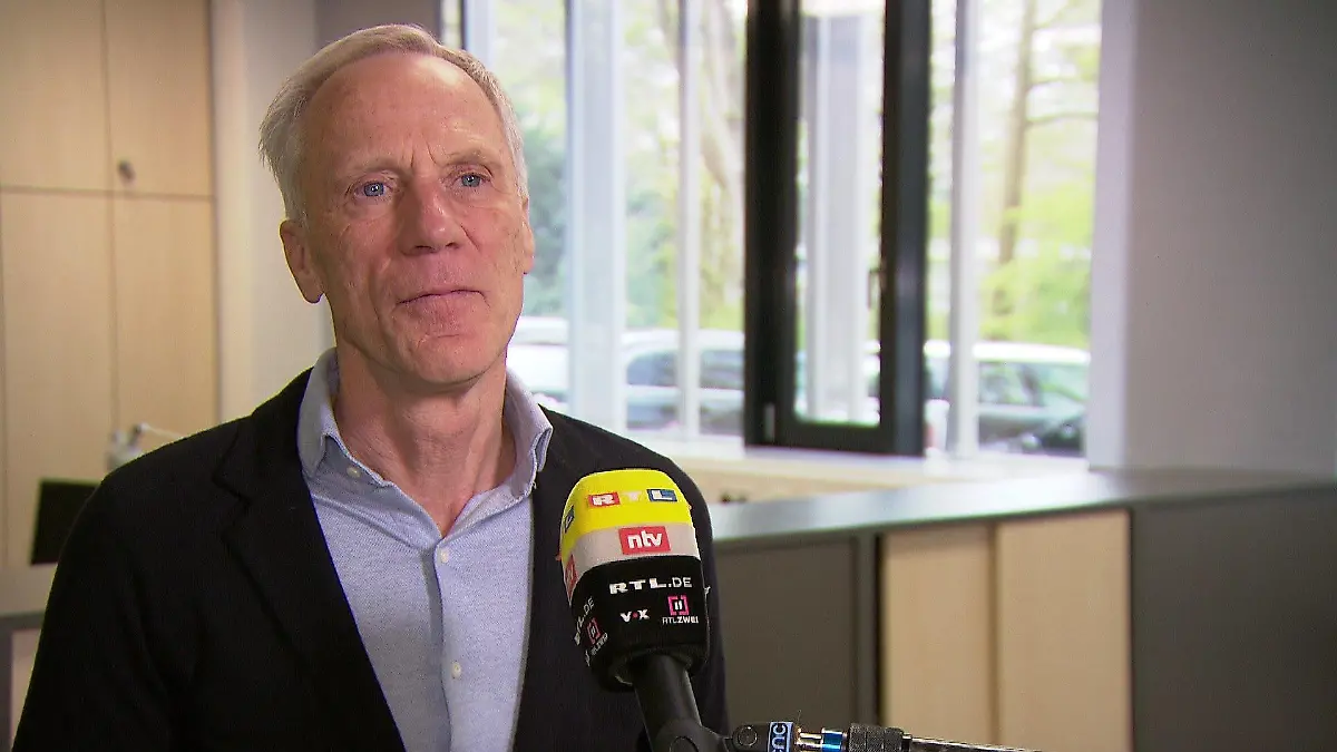Ingo Froböse, Sportwissenschaftler an der Deutschen Sporthochschule Köln, im RTL-Interview