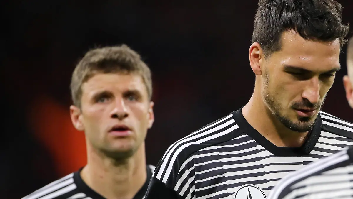Thomas Müller, Mats Hummels, Toni Kroos / / Fußball Fussball / UEFA Nations League / Länderspiel Nationalmannschaft DFB Herren / Saison 2018/2019 / 13.10.2018 / Niederlande NED VS. BRDeutschland GER / DFL regulations prohibit any use of photographs as image sequences and/or quasi-video. / *** Thomas Müller Mats Hummels Toni Kroos Sport Football Soccer UEFA Nations League International Team National Team DFB Men Season 2018 2019 13 10 2018 Netherlands NED VS BRGermany GER DFL regulations prohibit any use of images as image sequences and or quasi video  