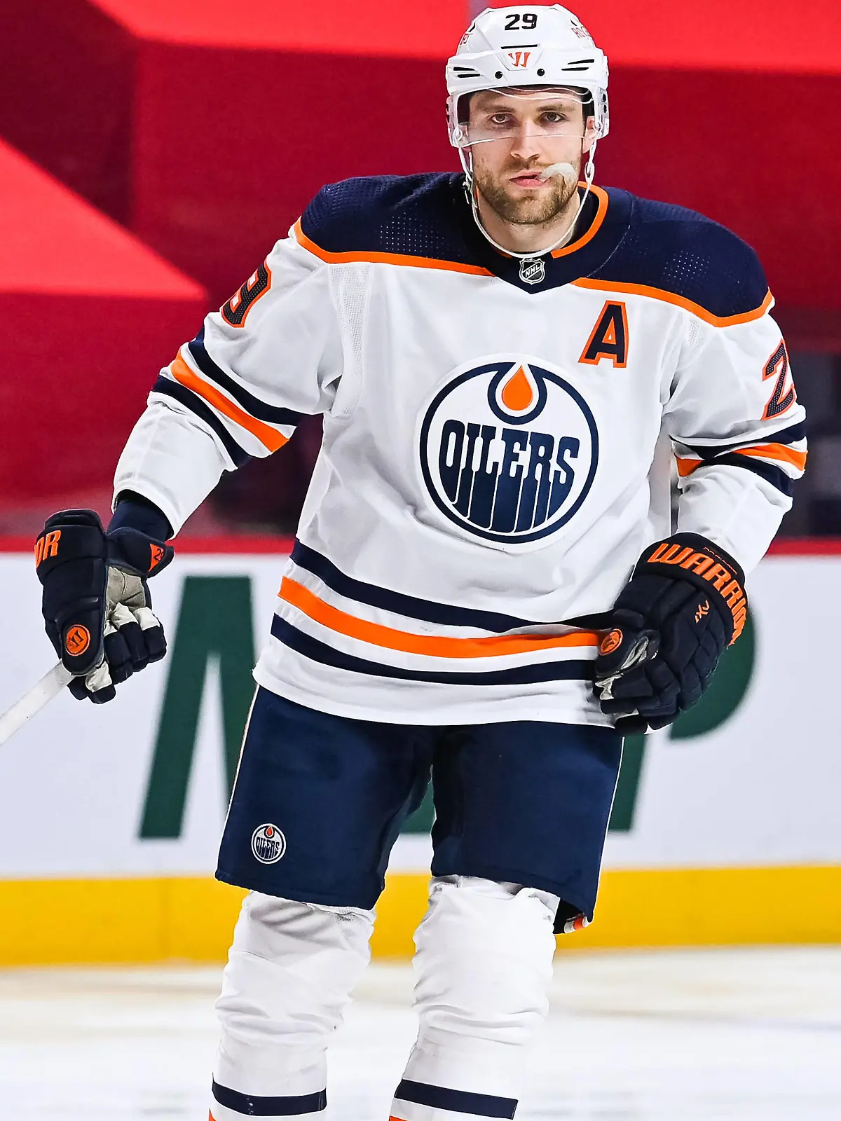 MONTREAL, QC - MAY 12: Look on Edmonton Oilers center Leon Draisaitl 29 during the Edmonton Oilers versus the Montreal Canadiens game on May 12, 2021, at Bell Centre in Montreal, QC Photo by David Kirouac/Icon Sportswire NHL, Eishockey Herren, USA MAY 12 Oilers at Canadiens Icon210512101 