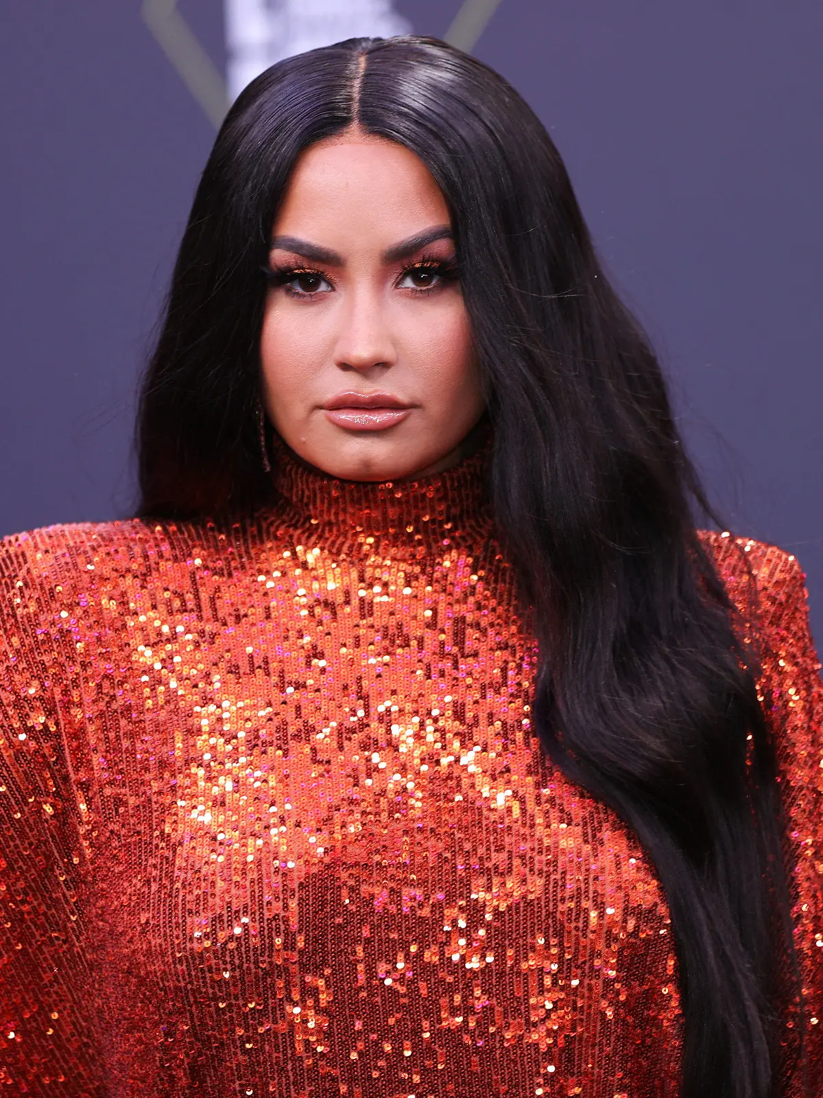 ARCHIV - 16.11.2020, USA, Santa Monica: Die amerikanische Sängerin Demi Lovato kommt zu den 46. E! People's Choice Awards im Barker Hangar. (zu dpa: ««Non-binär»: Demi Lovato sieht sich weder als Frau noch als Mann») Foto: Rich Polk/E Entertainment via PA Media/dpa - ACHTUNG: Nur zur redaktionellen Verwendung und nur mit vollständiger Nennung des vorstehenden Credits +++ dpa-Bildfunk +++