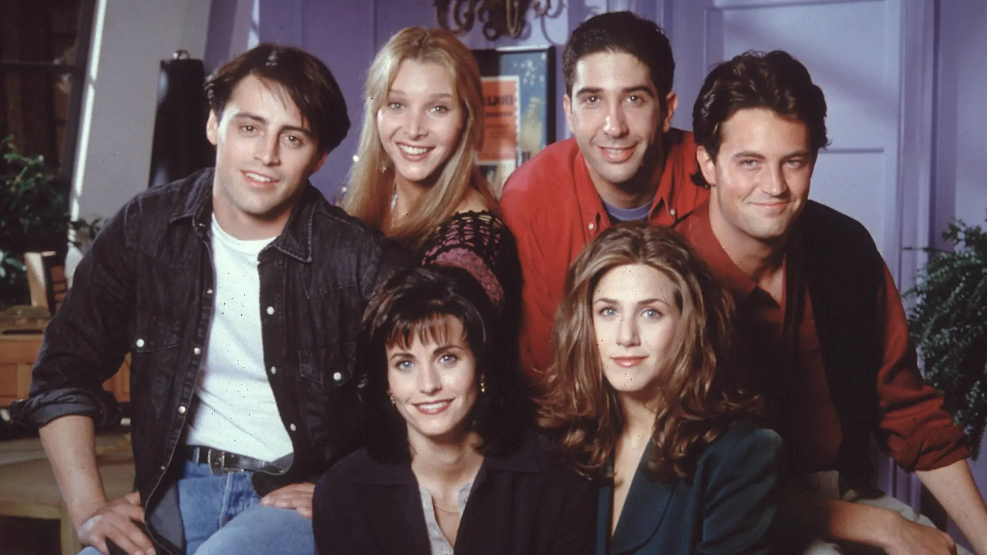 Film Still from Friends Matt LeBlanc, Lisa Kudrow, David Schwimmer, Matthew Perry, Jennifer Aniston, Courtney Cox 1995 PUBLICATIONxINxGERxSUIxAUTxONLY 31043359