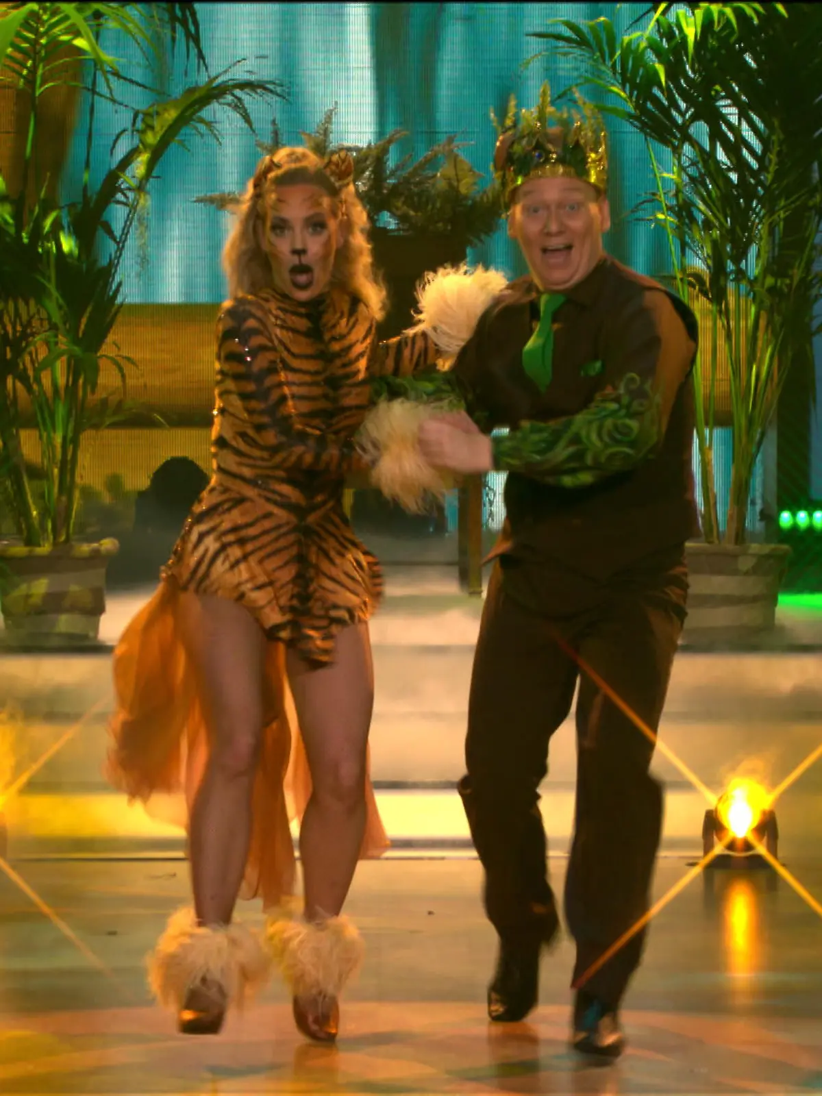 Knossi und Isabel Edvardsson tanzen einen Quickstep  im "Let's Dance"-Viertelfinale.