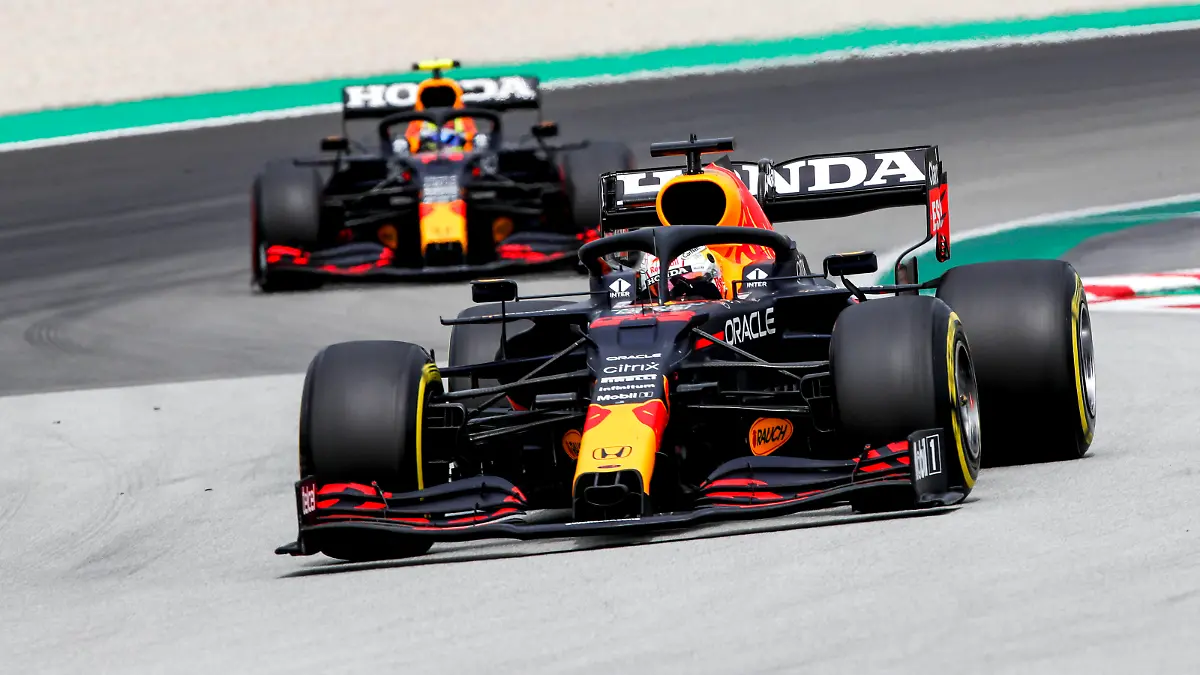 Formula 1 2021: Spanish GP CIRCUIT DE BARCELONA-CATALUNYA, SPAIN - MAY 09: Max Verstappen, Red Bull Racing RB16B, leads Sergio Perez, Red Bull Racing RB16B during the Spanish GP at Circuit de Barcelona-Catalunya on Sunday May 09, 2021 in Barcelona, Spain. Photo by Charles Coates / LAT Images Images PUBLICATIONxINxGERxSUIxAUTxHUNxONLY GP2104_133923_09I7867