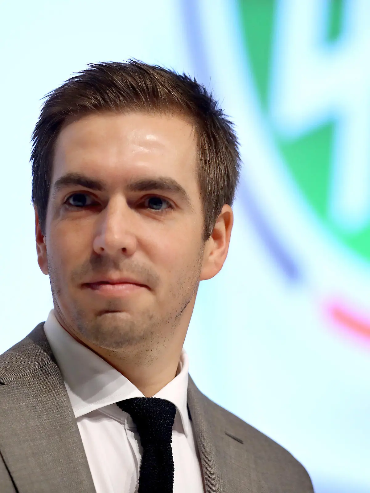 HANDOUT - ARCHIV  - Der ehemalige Fußball-Nationalspieler Philipp Lahm nimmt am 08.12.2017 in der Messe in Frankfurt/Main am außerordentlichen Bundestag des Deutschen Fußball-Bundes (DFB) teil. (zu dpa-Meldung: «(zu dpa-Meldung: «DFB: Lahm wird OK-Chef der EURO 2024 bei Zuschlag für Deutschland» vom 16.08.2018)» vom 16.08.2018) Foto: Alexander Hassenstein/Bongarts/Getty Images/DFB/dpa - ACHTUNG: Nur zur redaktionellen Verwendung und nur mit vollständiger Nennung des vorstehenden Credits +++ dpa-Bildfunk +++