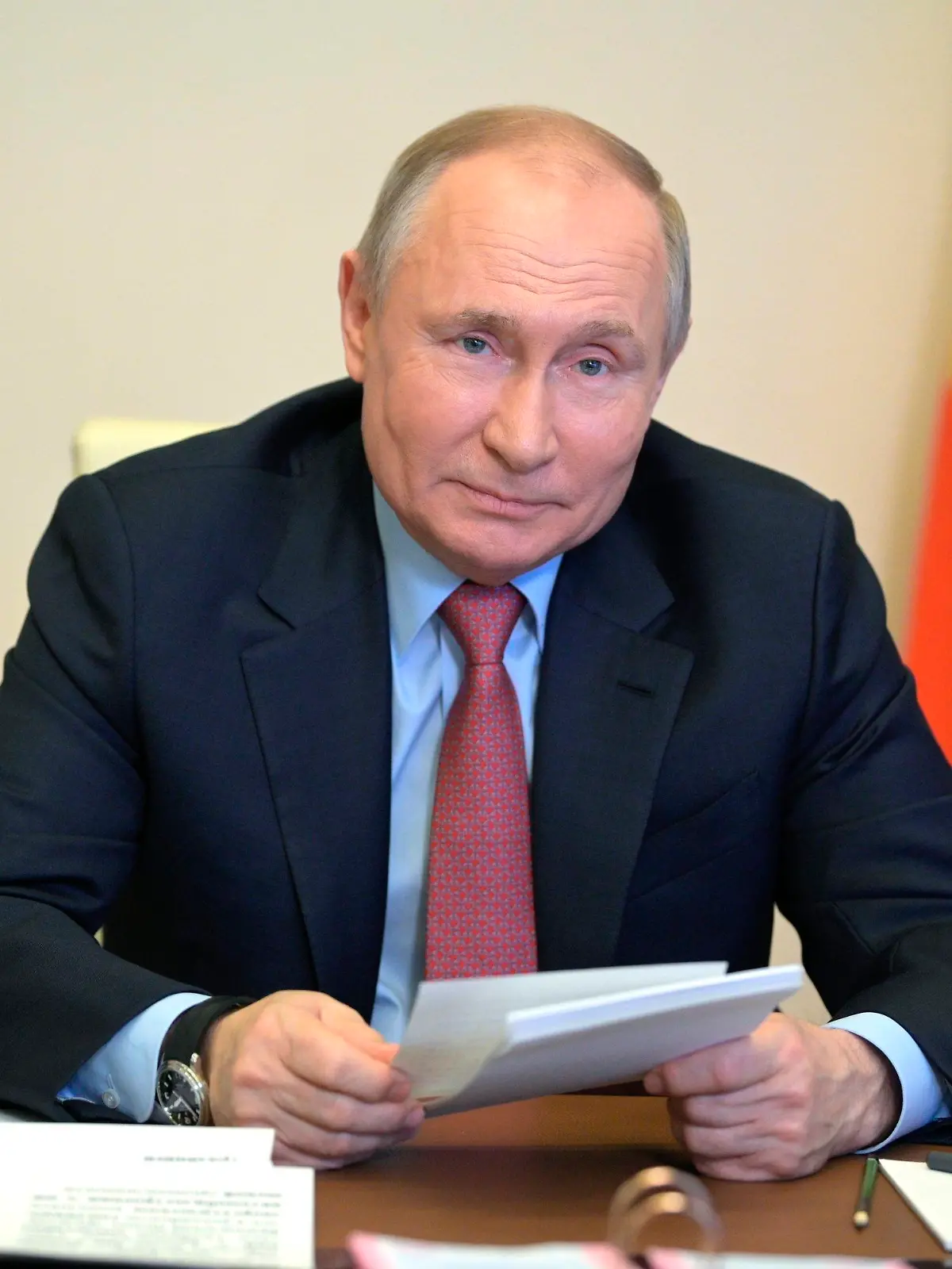 29.04.2021, Russland, Moscow: Wladimir Putin, Präsident von Russland, nimmt an einem virtuellen Gespräch mit französischen Wirtschaftsführern und Mitgliedern der französisch-russischen Handelskammer per Videokonferenz teil. Foto: Alexei Druzhinin/Pool Sputnik Kremlin via AP/dpa +++ dpa-Bildfunk +++