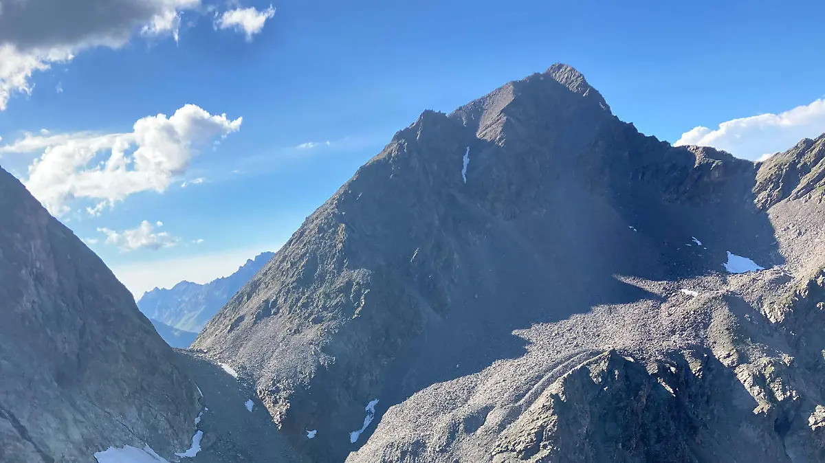 23.08.2023, Österreich, St. Anton am Arlberg: Blick auf den «Scheibler» in St. Anton. Bei einer Bergtour in Tirol hat eine Frau ihren Tourenführer bei einem Absturz mit in den Tod gerissen. Foto: ---/Zoom.Tirol/APA/dpa +++ dpa-Bildfunk +++
