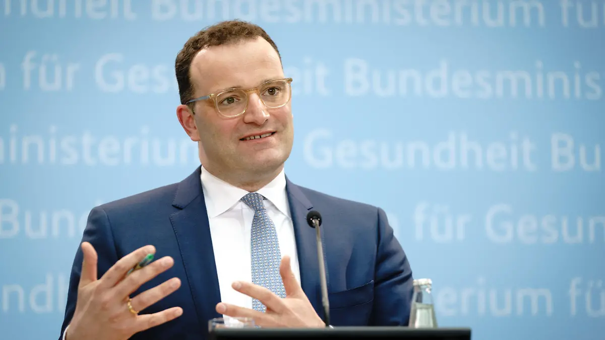 17.05.2021, Berlin: Jens Spahn (CDU), Bundesminister für Gesundheit, gibt eine Pressekonferenz in seinem Ministerium. Thema ist auch die Aufhebung der Impfpriorisierung. Foto: Kay Nietfeld/dpa +++ dpa-Bildfunk +++
