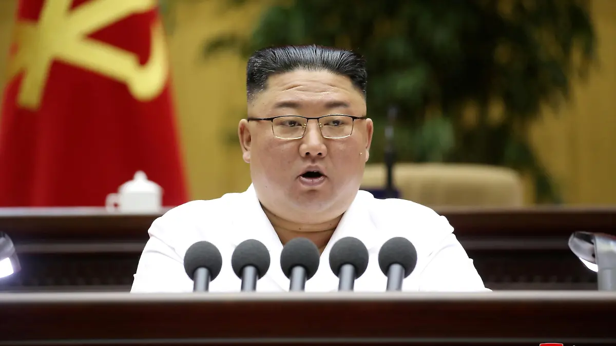 FILE PHOTO: North Korean leader Kim Jong Un speaks during a conference of cell secretaries of the ruling Workers' Party in Pyongyang, in this undated photo released on April 9, 2021 by North Korea's Korean Central News Agency (KCNA). KCNA/via REUTERS. ATTENTION EDITORS - THIS IMAGE WAS PROVIDED BY A THIRD PARTY. REUTERS IS UNABLE TO INDEPENDENTLY VERIFY THIS IMAGE. NO THIRD PARTY SALES. SOUTH KOREA OUT./File Photo