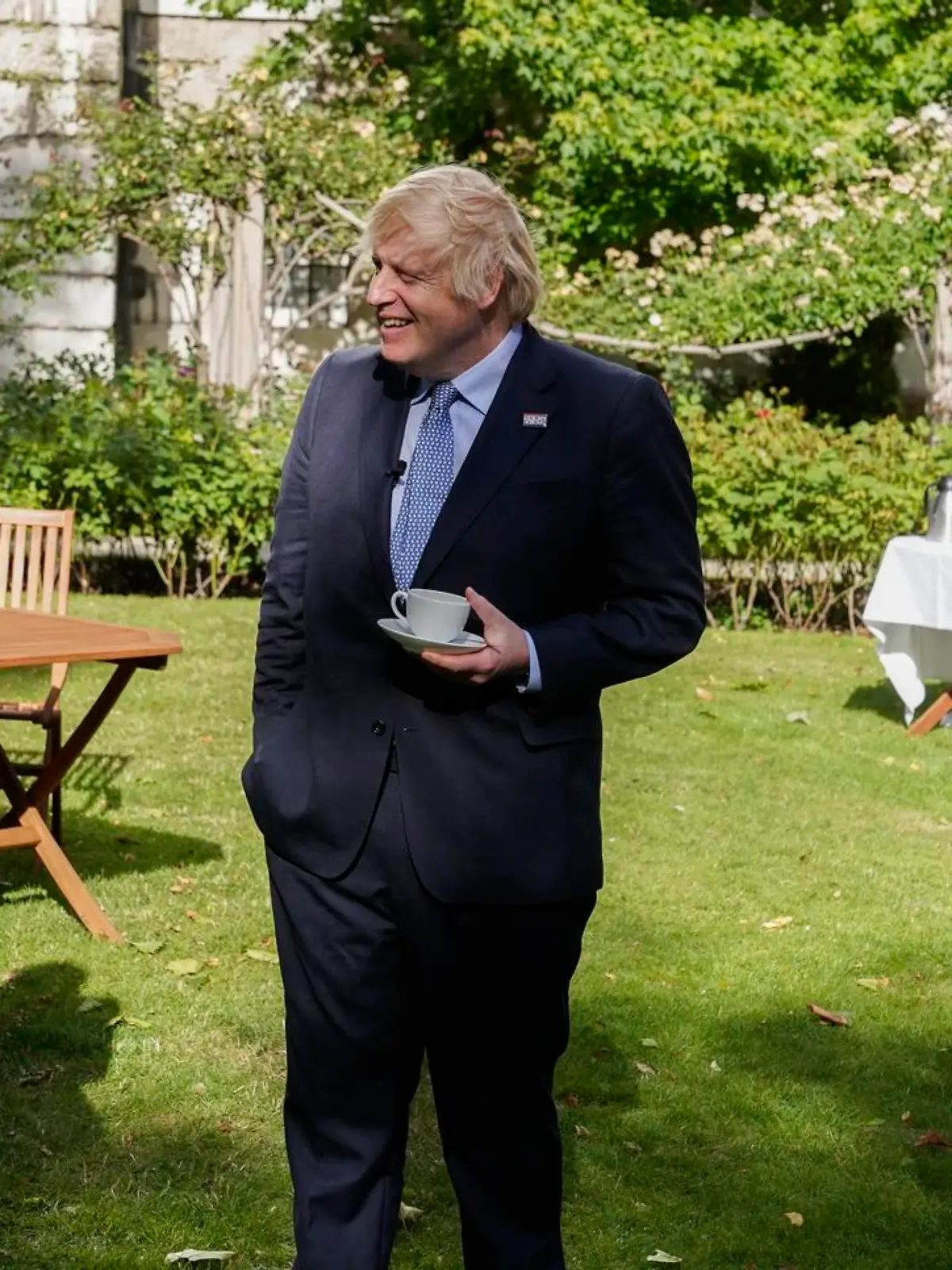 05/07/2020. London, United Kingdom. Boris Johnson Celebrates the 72nd Anniversary of the NHS . The Prime Minister Boris Johnson talks to the NHS staff that cared for him while he was in Intensive Care with Covid-19 at St Thomas Hospital Director of Infection and consultant Nick Price and  Ward Sister Jenny McGee, as the NHS celebrates it’s 72nd anniversary.