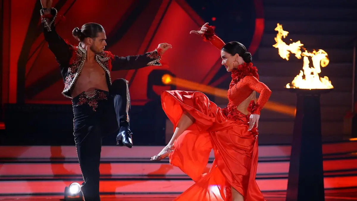 Im Halbfinale muss jedes Tanzpaar dreimal aufs Parkett.