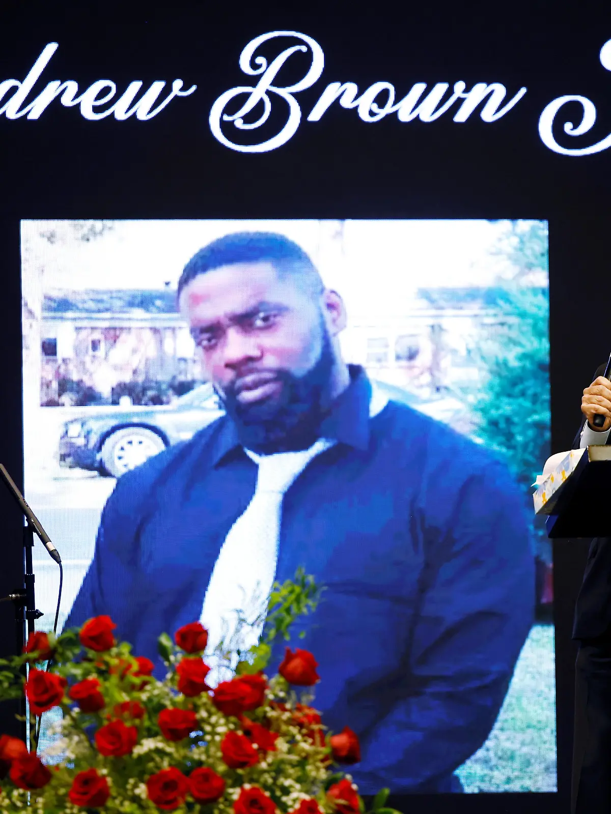 Reverend Al Sharpton delivers the eulogy at the funeral for Andrew Brown Jr. in Elizabeth City, North Carolina, U.S. May 3, 2021.   REUTERS/Jonathan Drake
