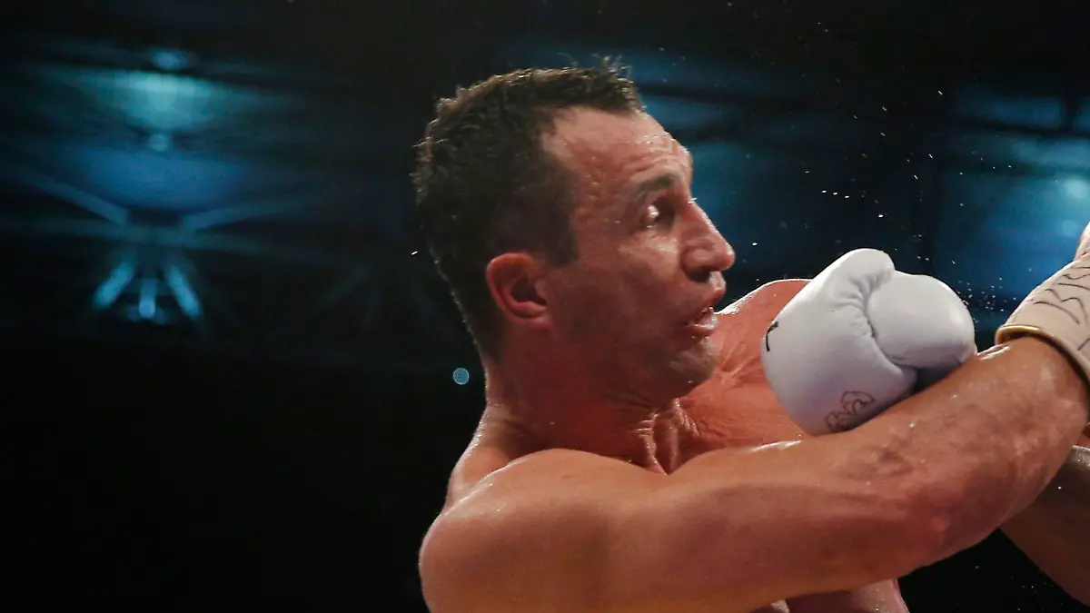 Britain Boxing - Anthony Joshua v Wladimir Klitschko IBF, IBO & WBA Super World Heavyweight Title's - Wembley Stadium, London, England - 29/4/17 Anthony Joshua in action with Wladimir Klitschko Action Images via Reuters / Andrew Couldridge Livepic EDITORIAL USE ONLY.