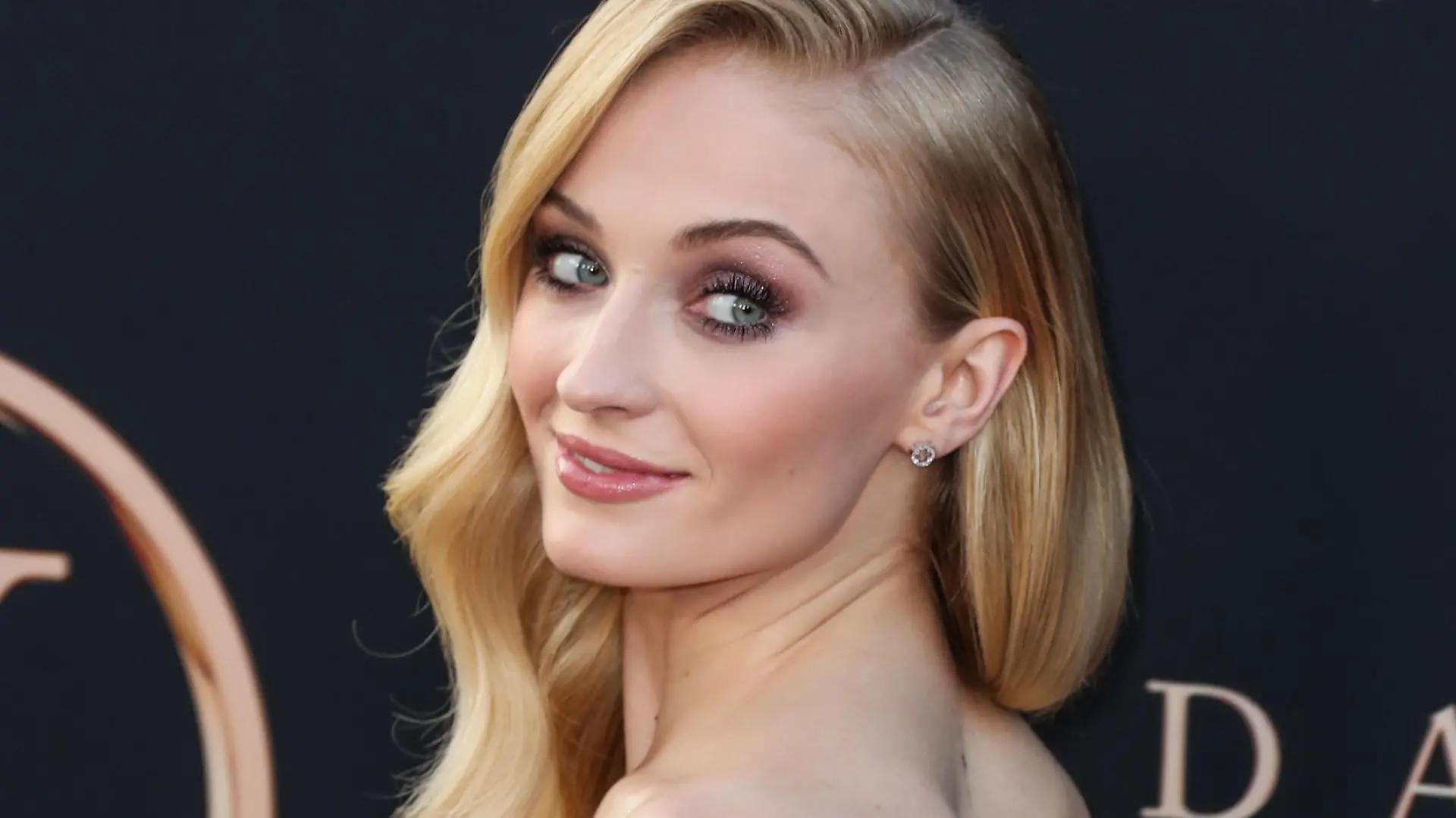HOLLYWOOD, LOS ANGELES, CALIFORNIA, USA - JUNE 04: Los Angeles Premiere Of 20th Century Fox's 'Dark Phoenix' held at the TCL Chinese Theatre IMAX on June 4, 2019 in Hollywood, Los Angeles, California, United States.
(Photo by Xavier Collin/Image Press Agency)
Pictured: Sophie Turner,Joe Jonas
Ref: SPL5095862 040619 NON-EXCLUSIVE
Picture by: Xavier Collin/Image Press Agency/Splash News / SplashNews.com
Splash News and Pictures
Los Angeles: 310-821-2666
New York: 212-619-2666
London: 0207 644 7656
Milan: 02 4399 8577
photodesk@splashnews.com
World Rights,