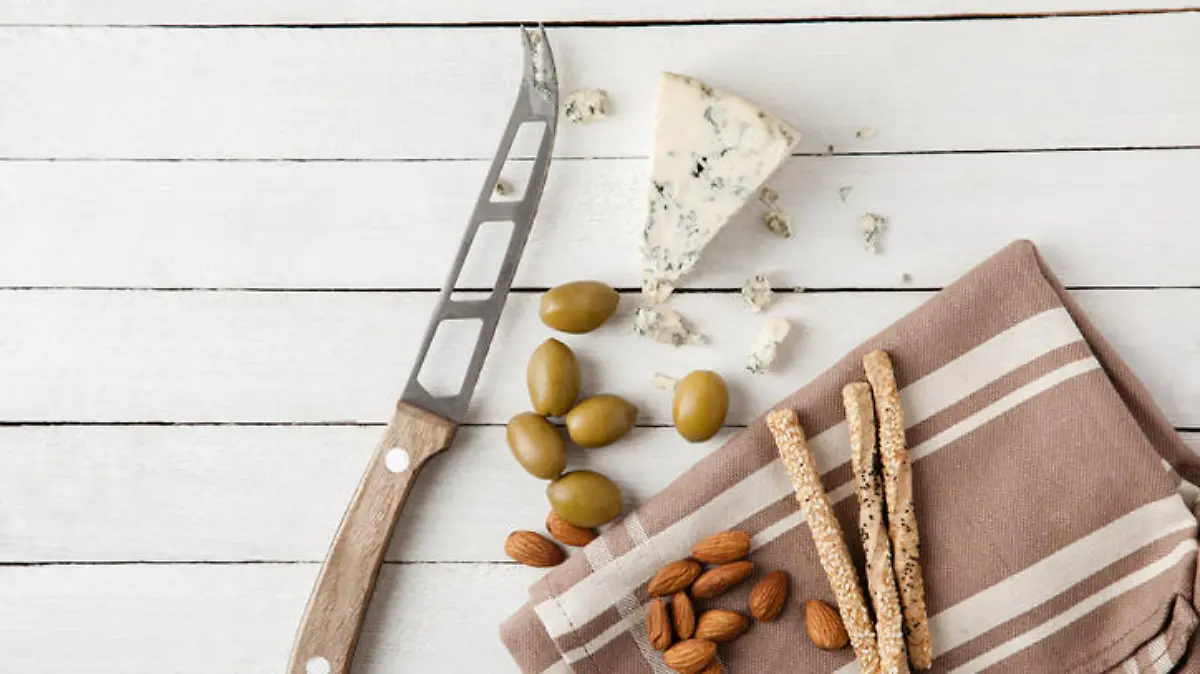 Jedes Käsemesser ist für eine bestimmte Käse-Art bestimmt.