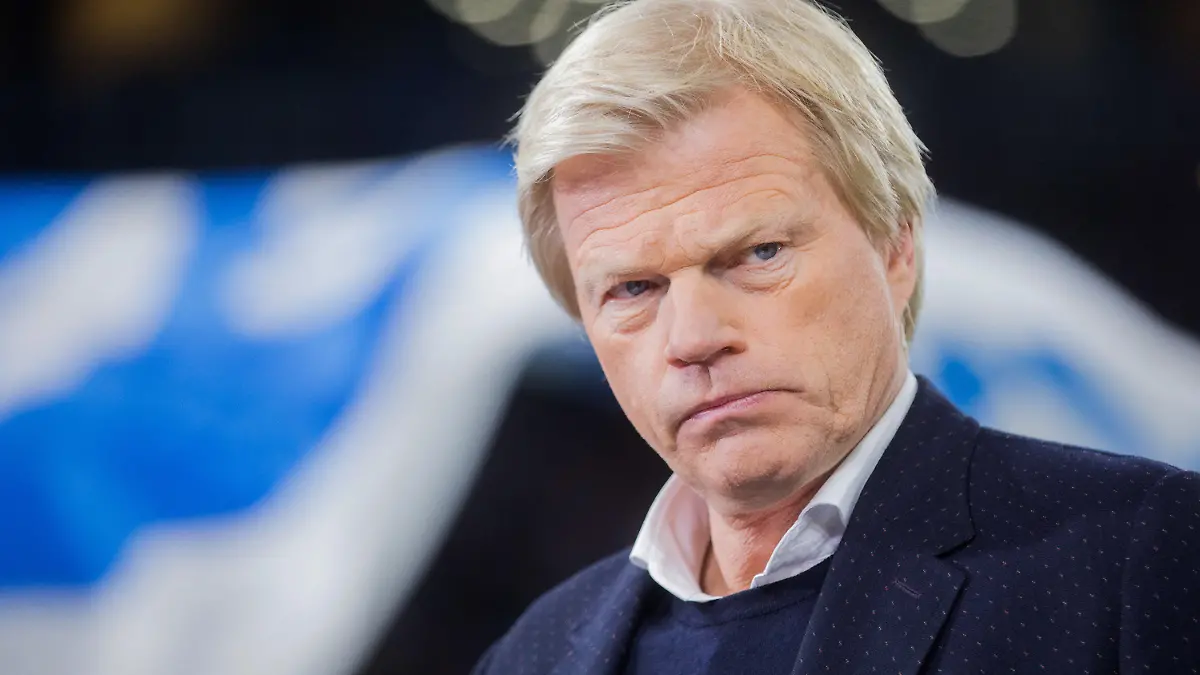 ARCHIV - 17.01.2020, Nordrhein-Westfalen, Gelsenkirchen: Fußball: Bundesliga, FC Schalke 04 - Borussia Mönchengladbach, 18. Spieltag in der Veltins Arena. Oliver Kahn, Vorstandsmitglied des FC Bayern München, vor dem Spiel. (zu dpa "Kahn mahnt Fußball: Neue Konkurrenz heißt Netflix oder Amazon Prime") Foto: Rolf Vennenbernd/dpa +++ dpa-Bildfunk +++