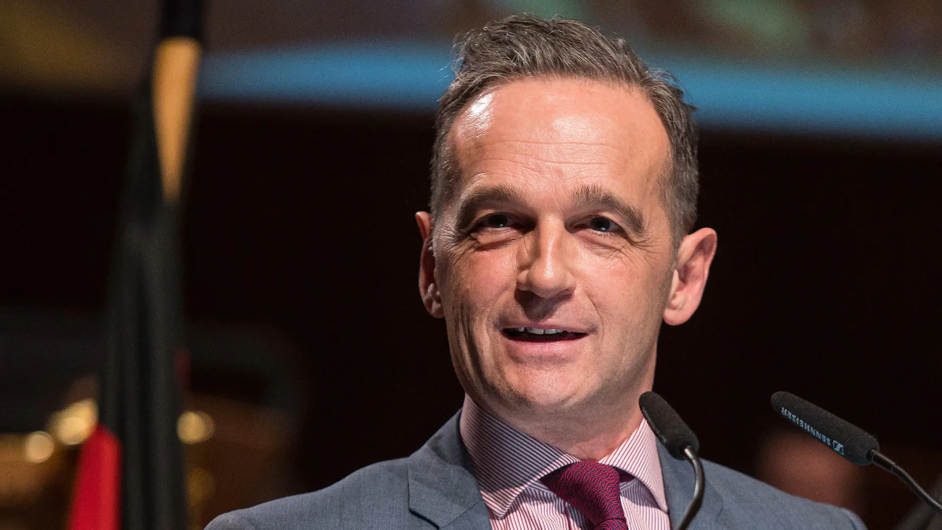 ARCHIV - 10.01.2020, Saarland, Saarbrücken: Heiko Maas (SPD), Außenminister, spricht auf der Feierstunde «Saarhundert» zu den Gästen. (zu dpa: «Saar-SPD zieht mit Heiko Maas an der Spitze in Bundestagswahl») Foto: Oliver Dietze/dpa +++ dpa-Bildfunk +++