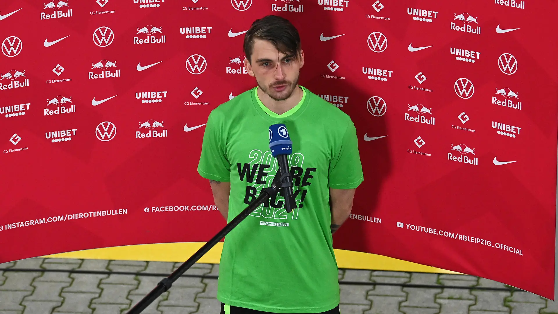 Fussball, Herren, Saison 2020/2021, 1. Bundesliga 33. Spieltag, RB Leipzig - VfL Wolfsburg, Maximilian Philipp VfL Wolfsburg nach dem Spiel im Interview, 16.05. 2021, *** Football, Men, 2020 2021 season, 1 Bundesliga 33 matchday , RB Leipzig VfL Wolfsburg, Maximilian Philipp VfL Wolfsburg interview after the match, 16 05 2021, Copyright: xMatthiasxKochx