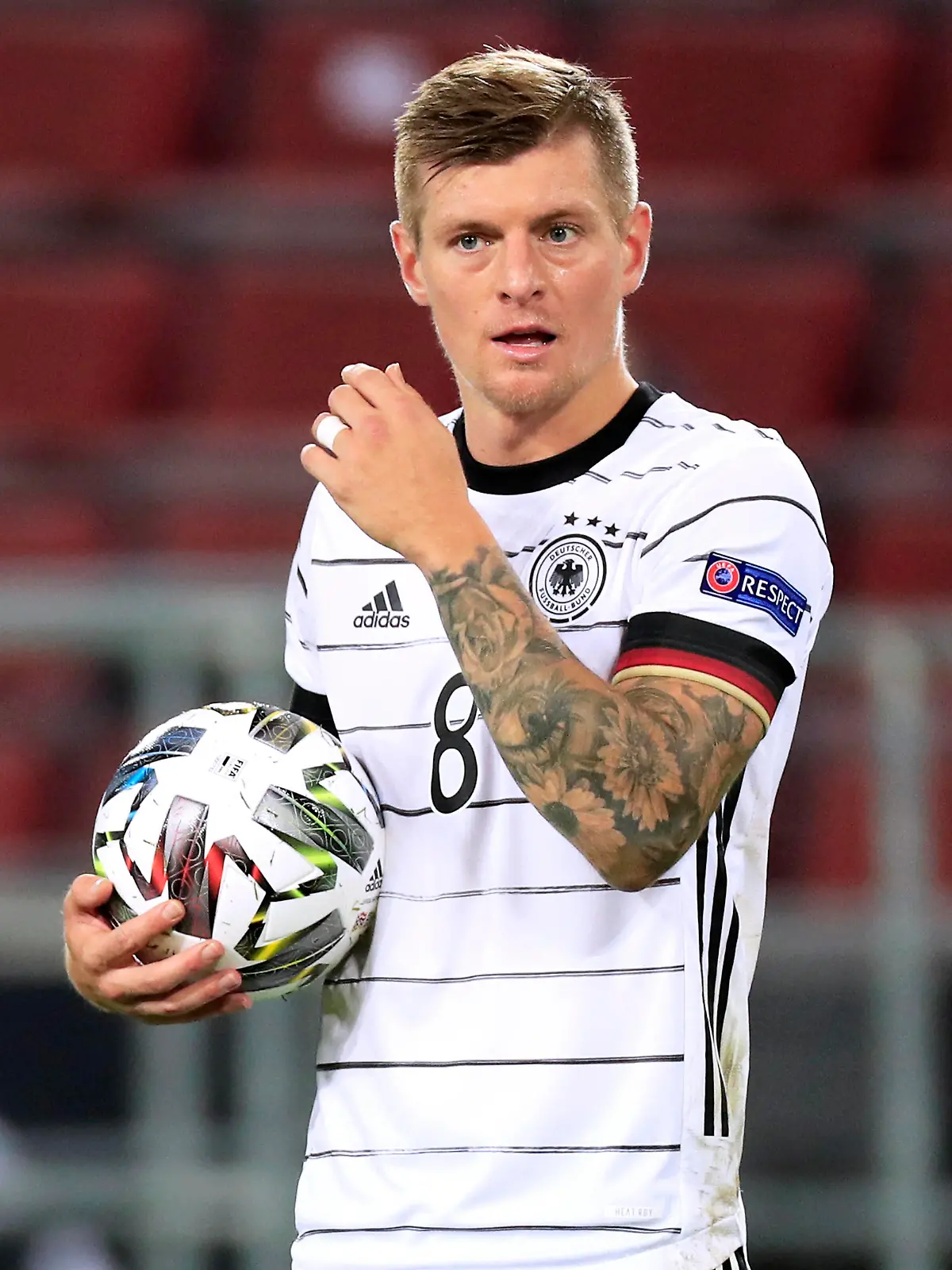  KROOS Toni Team Deutschland UEFA Nations League Qualifikation Spiel Deutschland - Schweiz 3 : 3 am 13. Oktober 2020 in Köln DFL REGULATIONS PROHIBIT ANY USE OF PHOTOGRAPHS as IMAGE SEQUENCES and/or QUASI-VIDEO *** KROOS Toni Team Germany UEFA Nations League Qualification Match Germany Switzerland 3 3 on 13 October 2020 in Cologne DFL REGULATIONS PROHIBIT ANY USE OF PHOTOGRAPHS as IMAGE SEQUENCES and or QUASI VIDEO